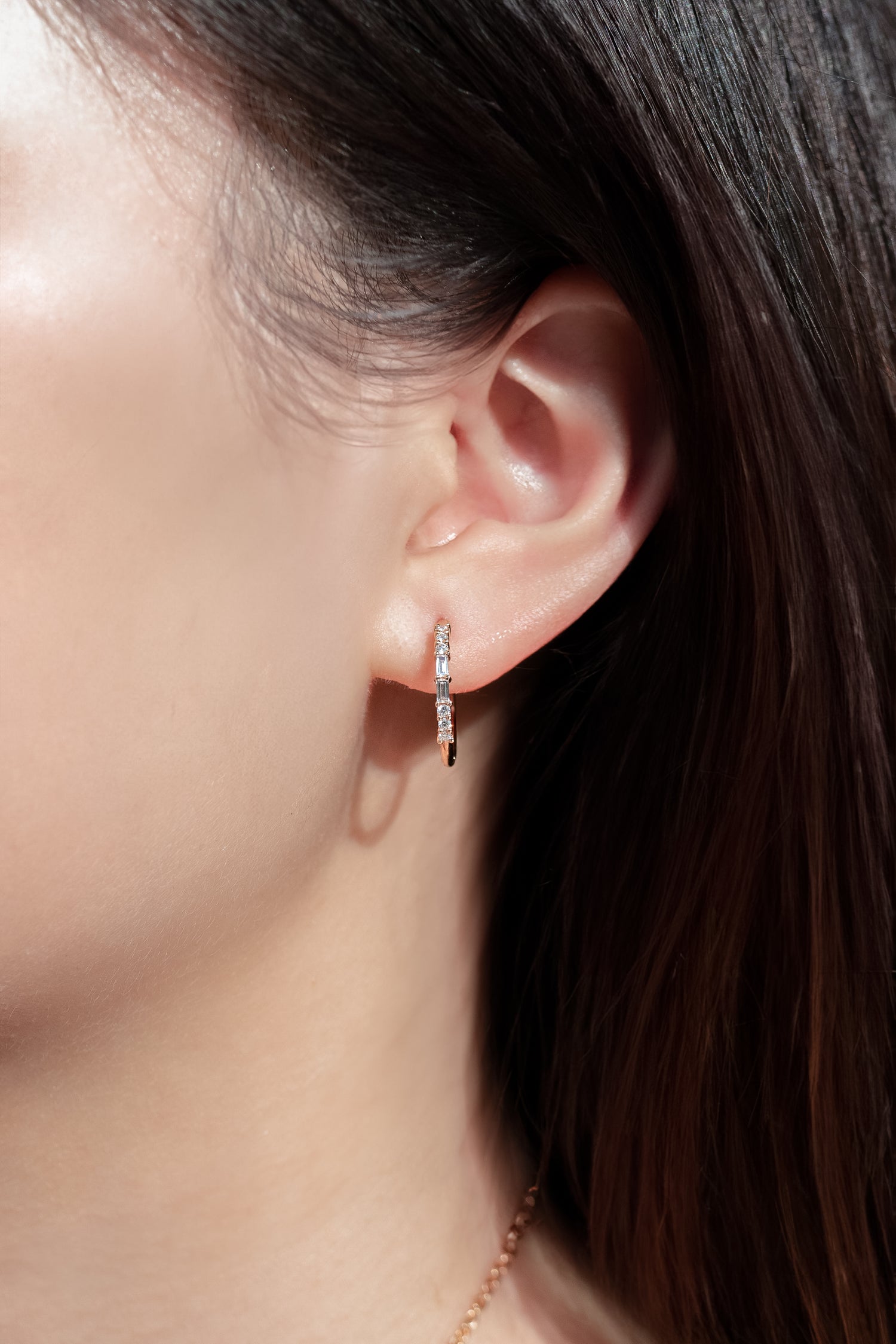 Comme la lumière du soleil éclatante Diamond 0.05+0.05ct 14/18K Gold Hoop Earrings