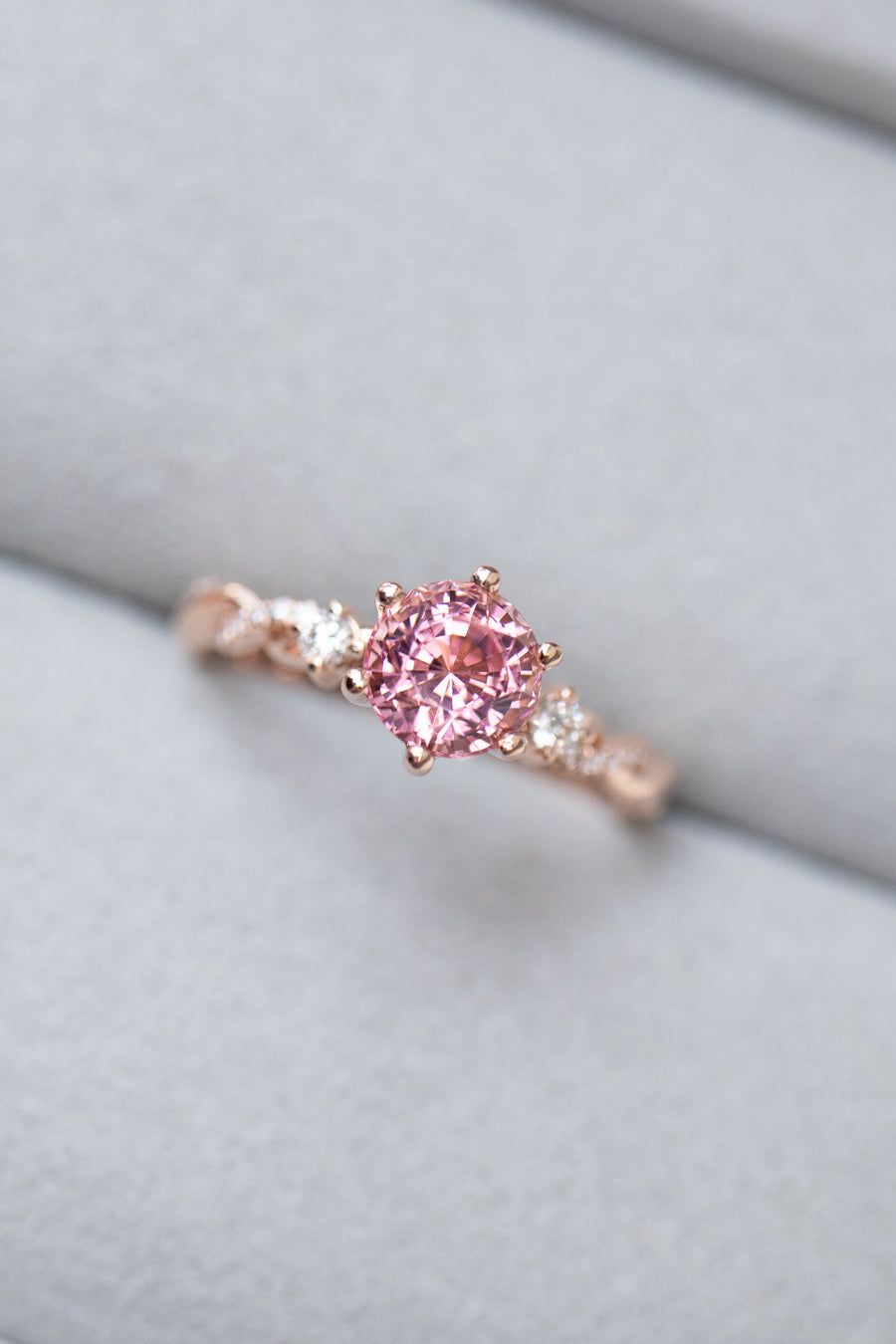 Coucher de soleil Tourmaline 1.03ct (With Certificate) & diamonds 18K Rose Gold Ring