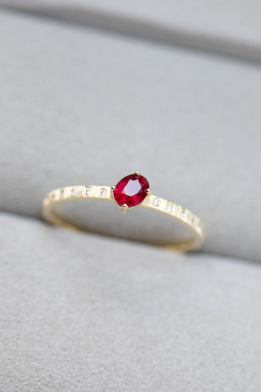 PREORDER - Ovale Ruby ~0.30ct and Diamonds 18K Gold Handcrafted Ring