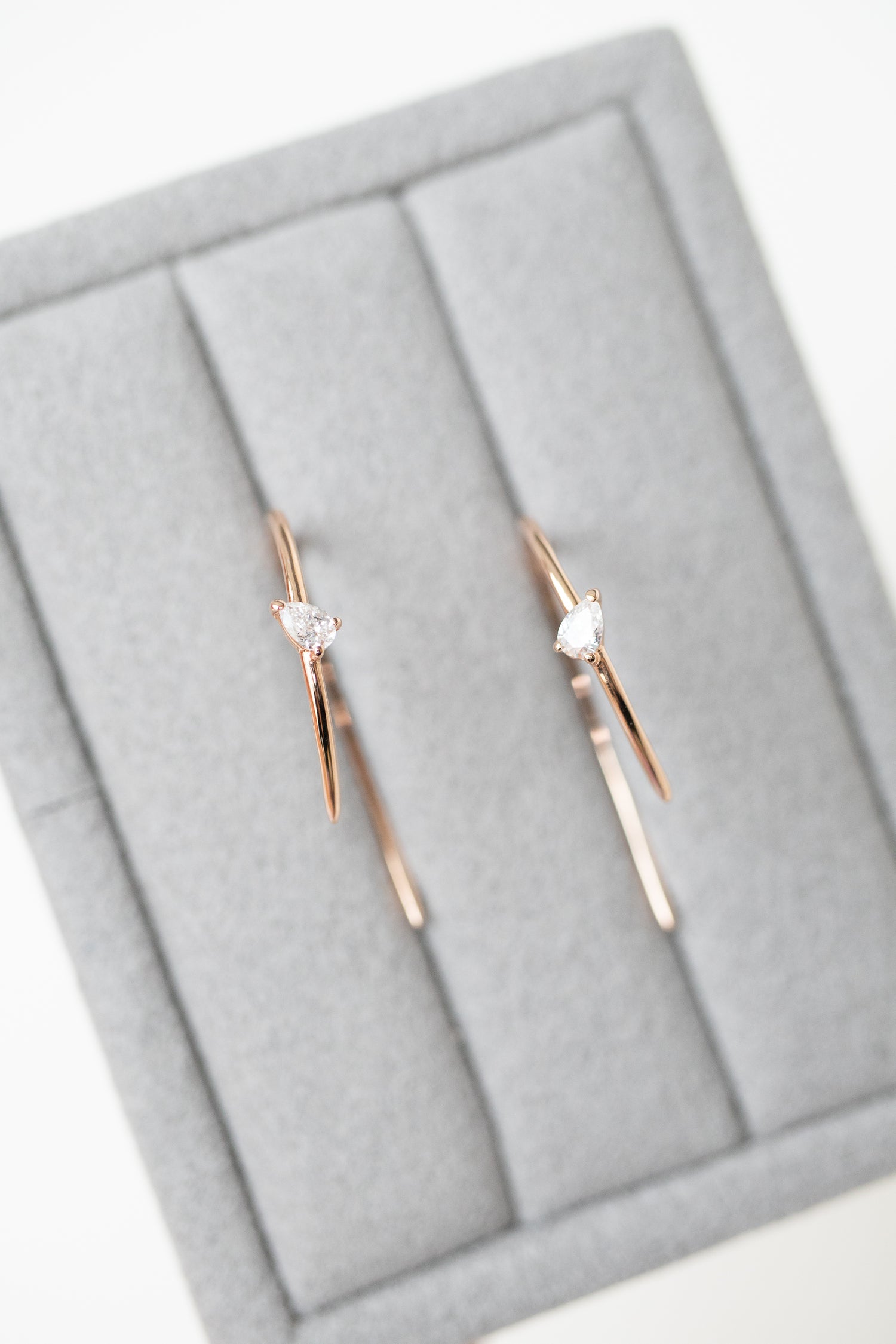PREORDER - Tiny Pear Diamond 0.05+0.05ct 18K Gold Hoop Earrings