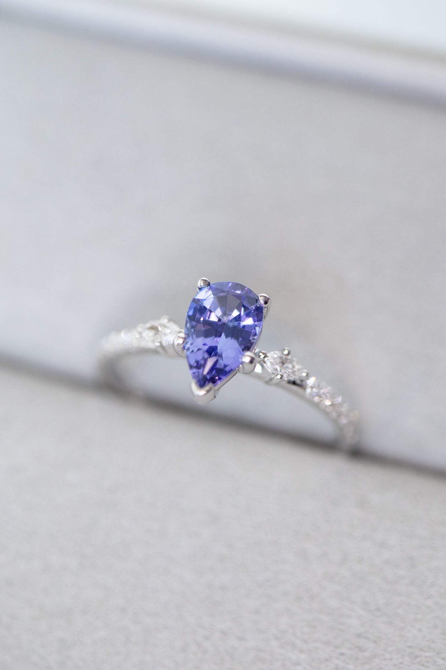 Evolvulus nuttallianus Tanzanite 0.75ct & diamonds 18K White Gold Ring