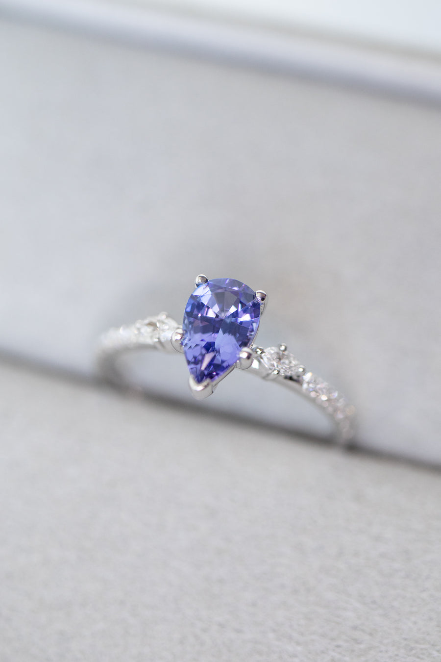 Evolvulus nuttallianus Tanzanite 0.75ct & diamonds 18K White Gold Ring