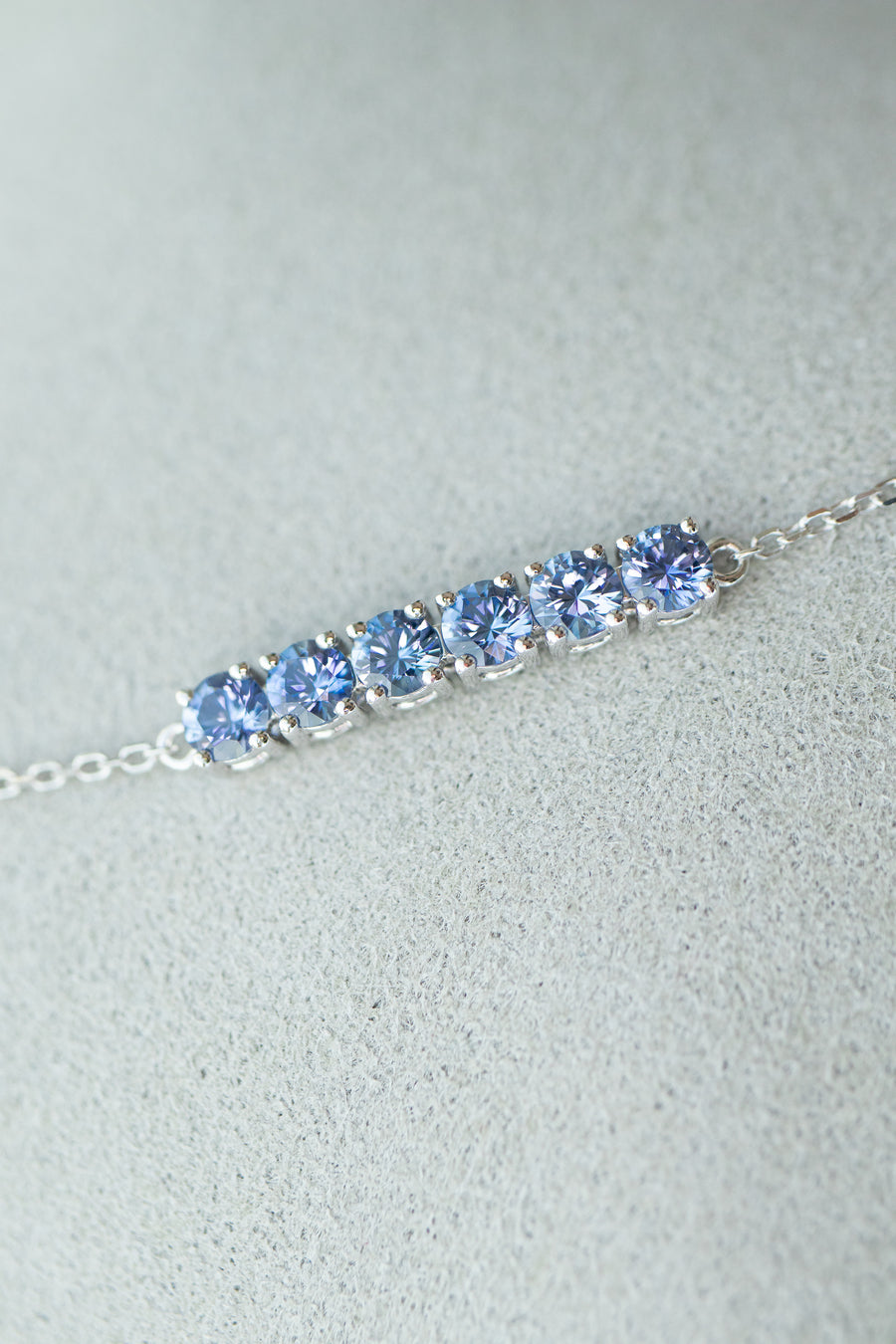 Némophile Sapphire total 0.70ct 18K Gold Bracelet