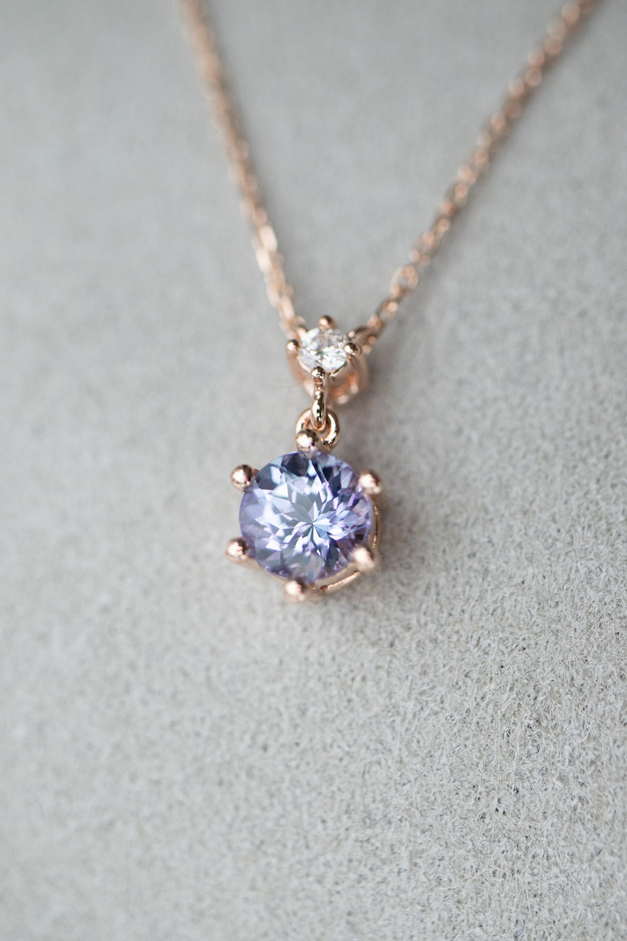 Lavande Fantaisie Tanzanite 0.45ct & diamond 18K Gold Necklace