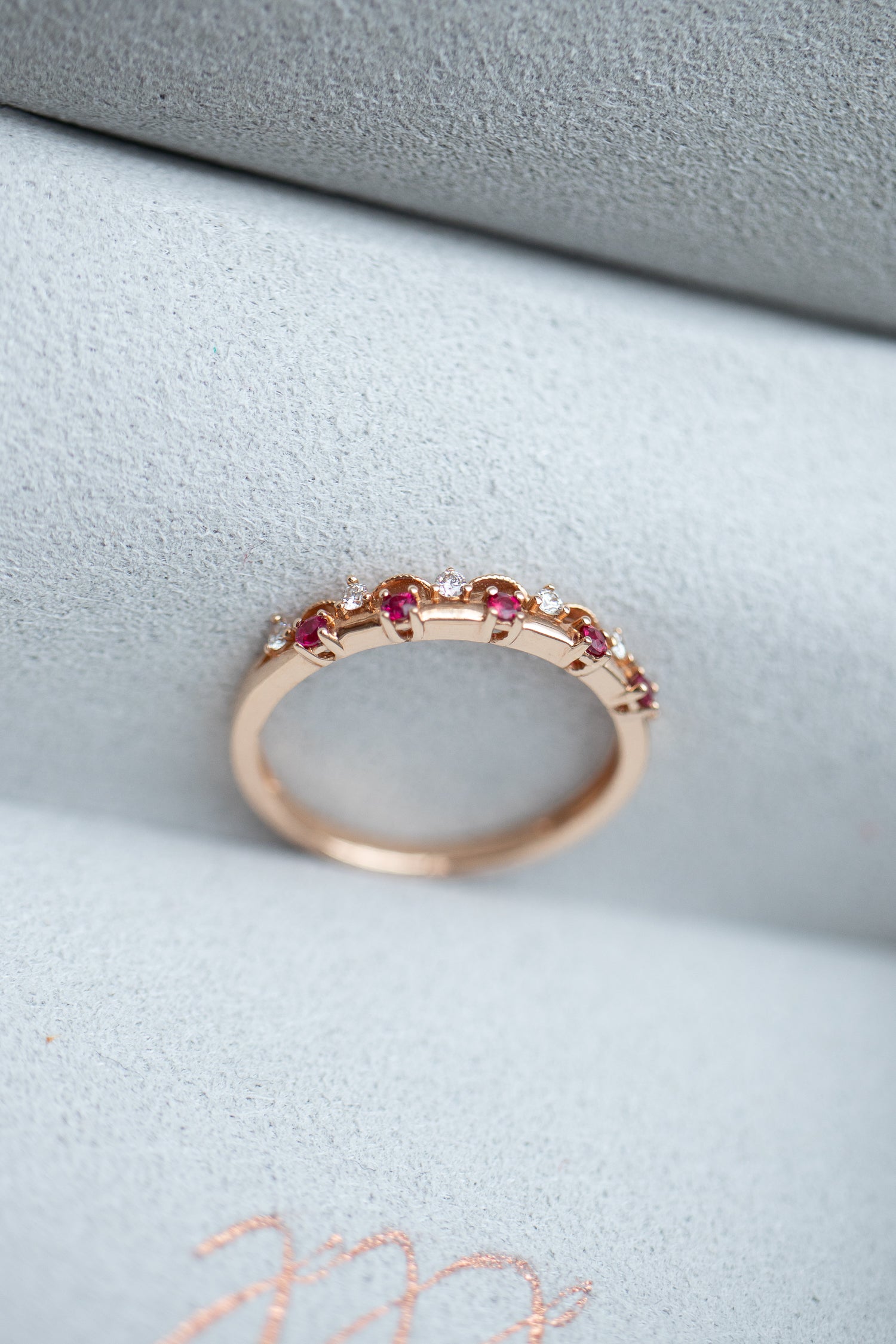 Ma Reine Ruby total 0.11ct & Diamonds 18K Gold Ring