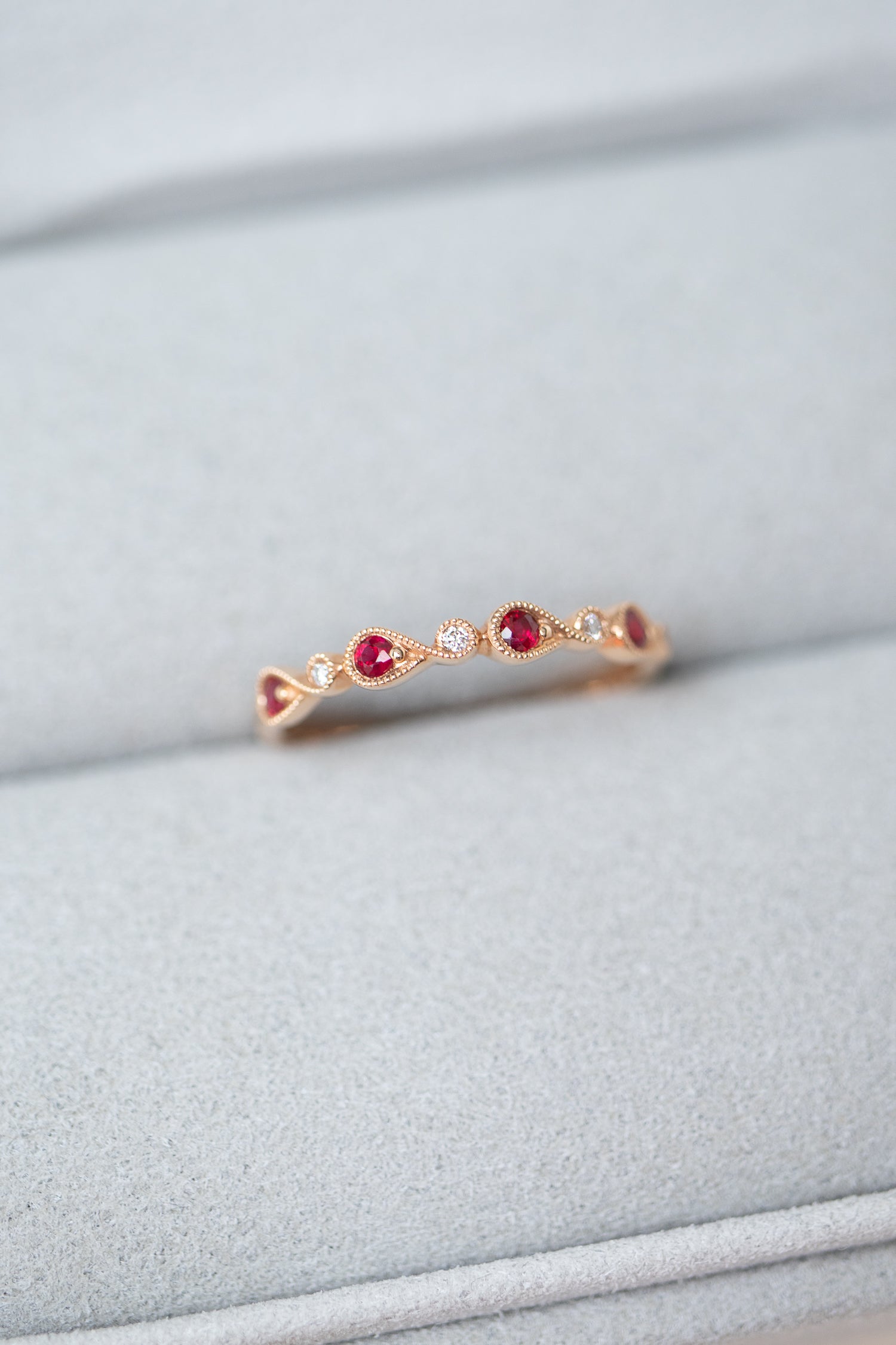 Flowing Round Ruby & Diamonds 18K Gold Ring