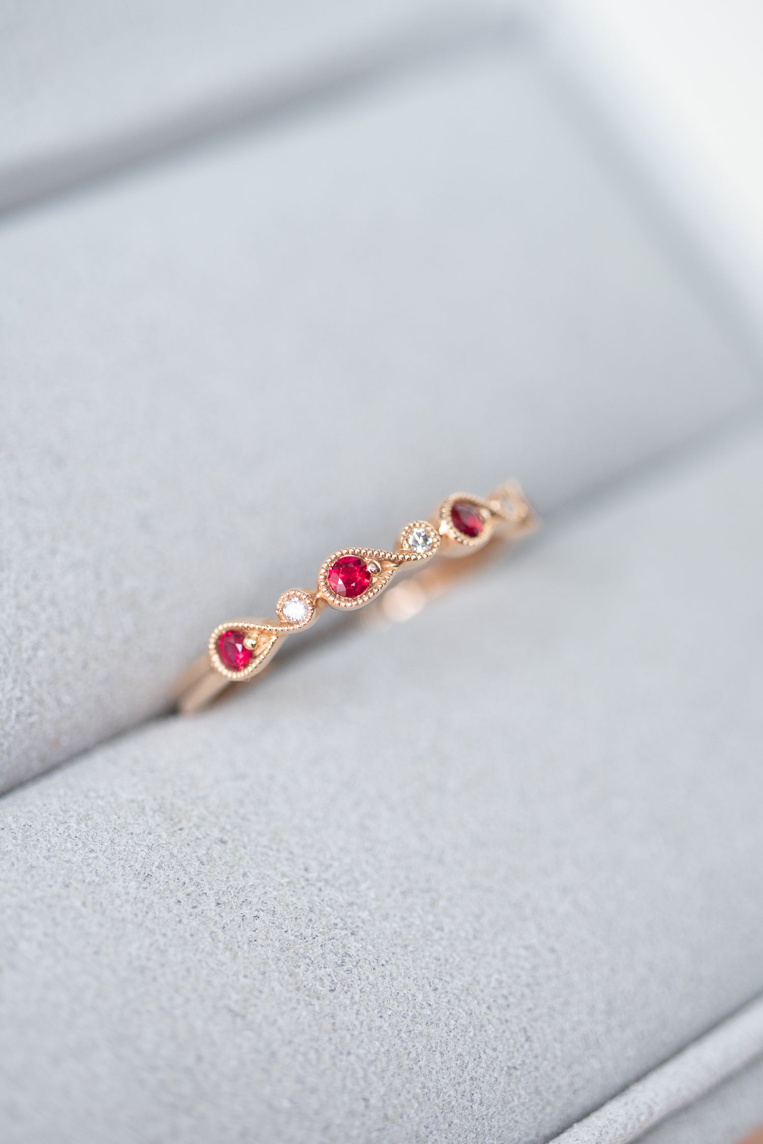 Flowing Round Ruby & Diamonds 18K Gold Ring