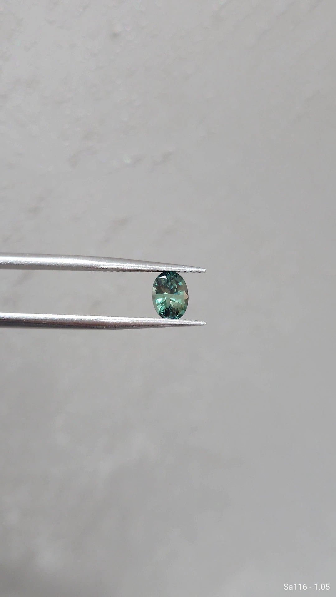 Loose Stone - Yellowish Green Oval Sapphire 1.05ct (With Certificate)