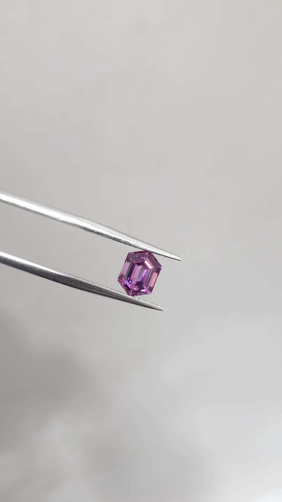 Loose Stone - Purplish Pink Hexagon Spinel 1.52ct (With Certificate)