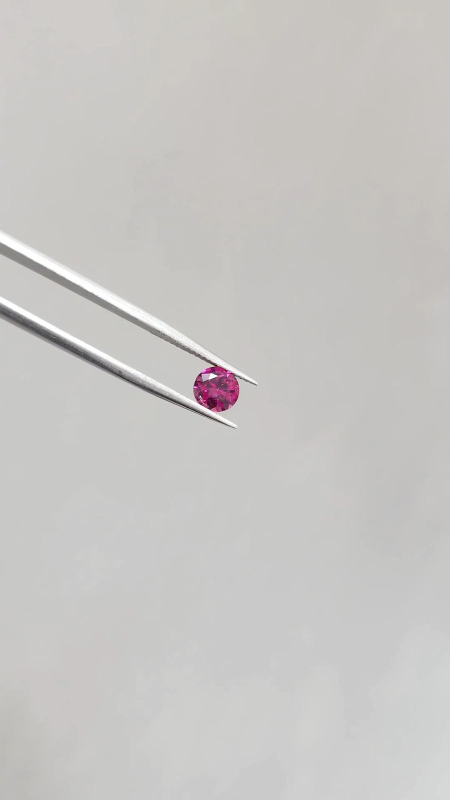 Loose Stone - Red Round Garnet 1.18ct (with Certificate)