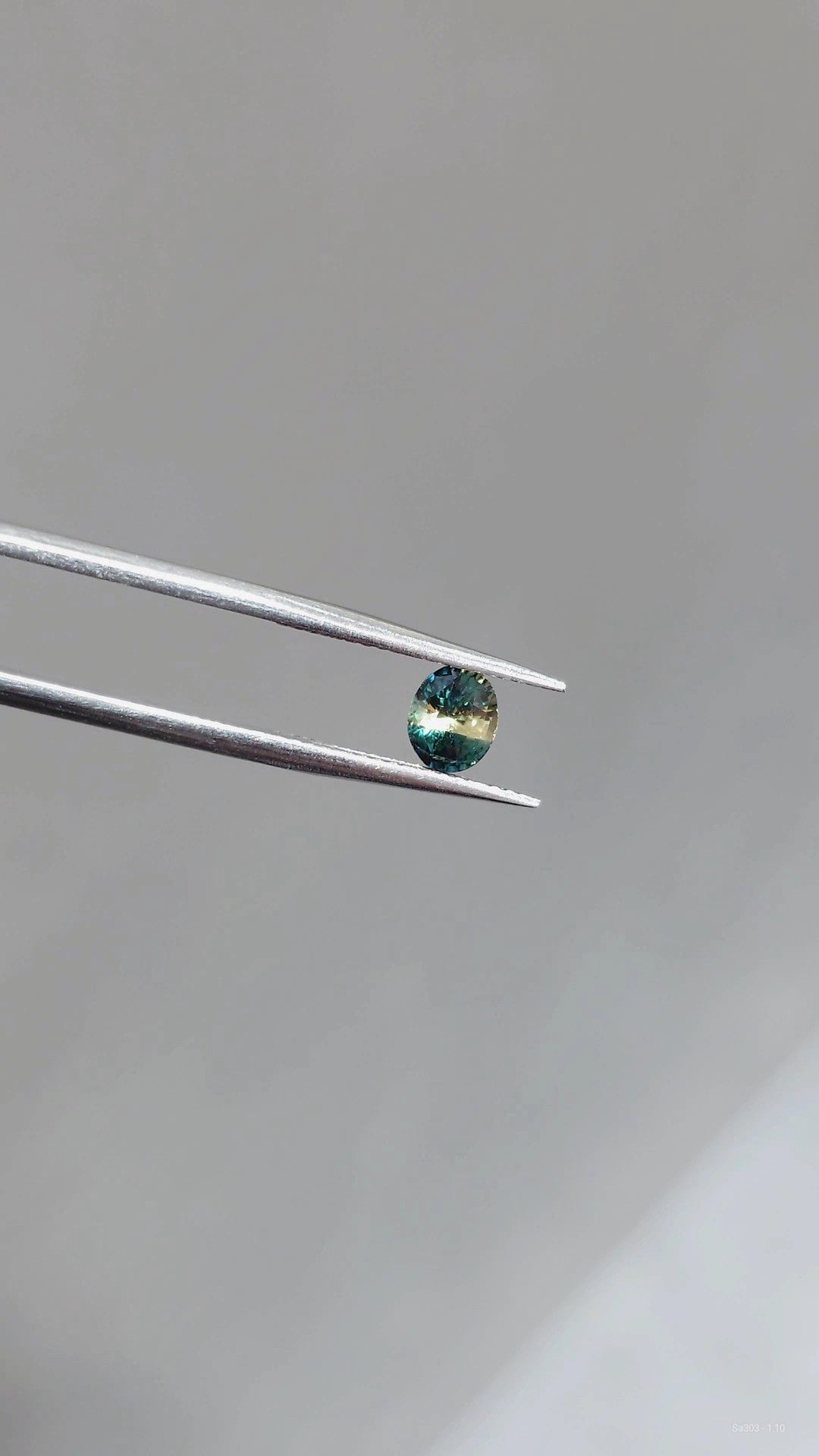Loose Stone - Yellow/ Green Oval Sapphire 1.10ct (With Certificate)