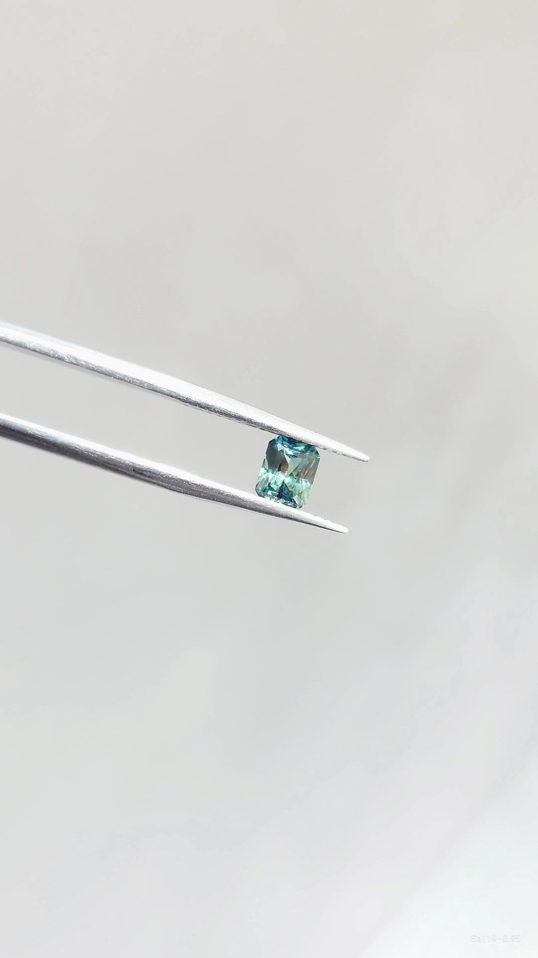 Loose Stone - Bluish Green Radiant Sapphire 0.95ct (With Certificate)
