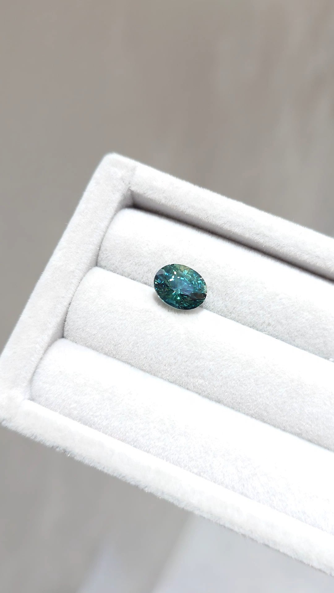 Loose Stone - Teal Green Oval Sapphire 3.57ct (With Certificate)