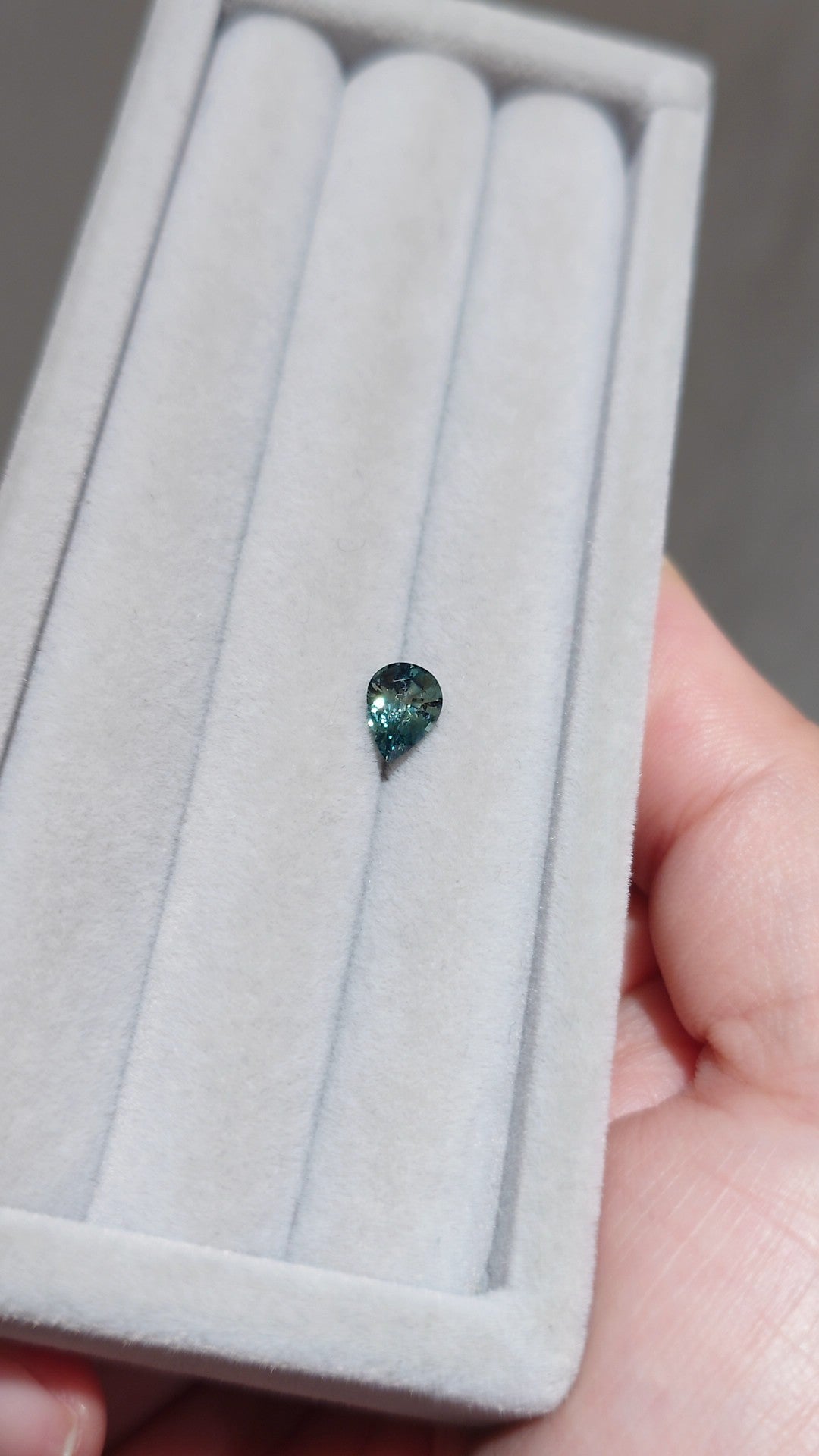 Loose Stone - Teal Bluish Green Pear Sapphire 1.13ct (With Certificate)