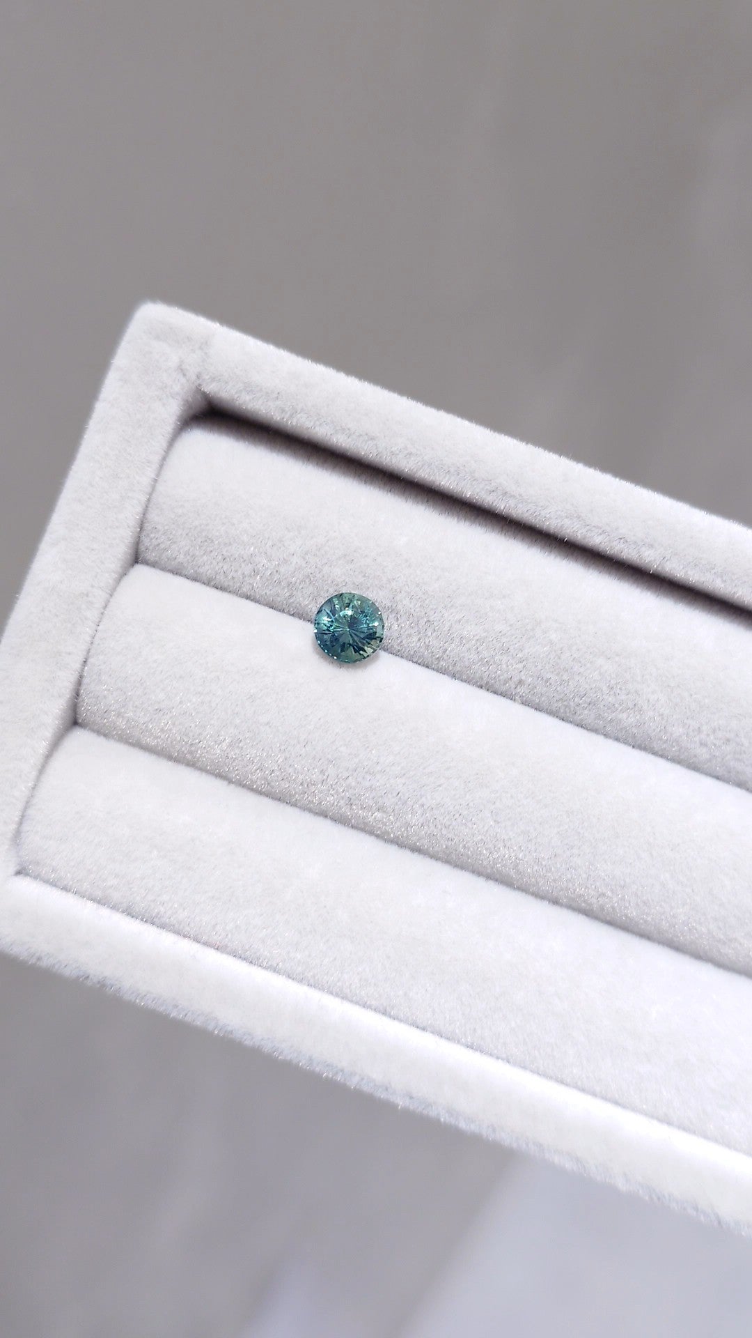 Loose Stone - Teal Bluish Green Round Sapphire 0.97ct (With Certificate)