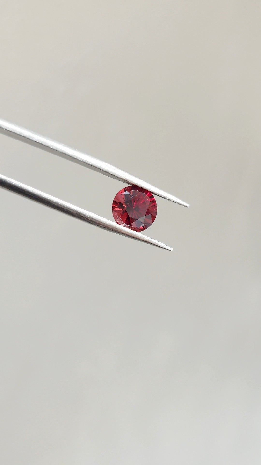 Loose Stone - Red Round Garnet 2.92ct (with Certificate)