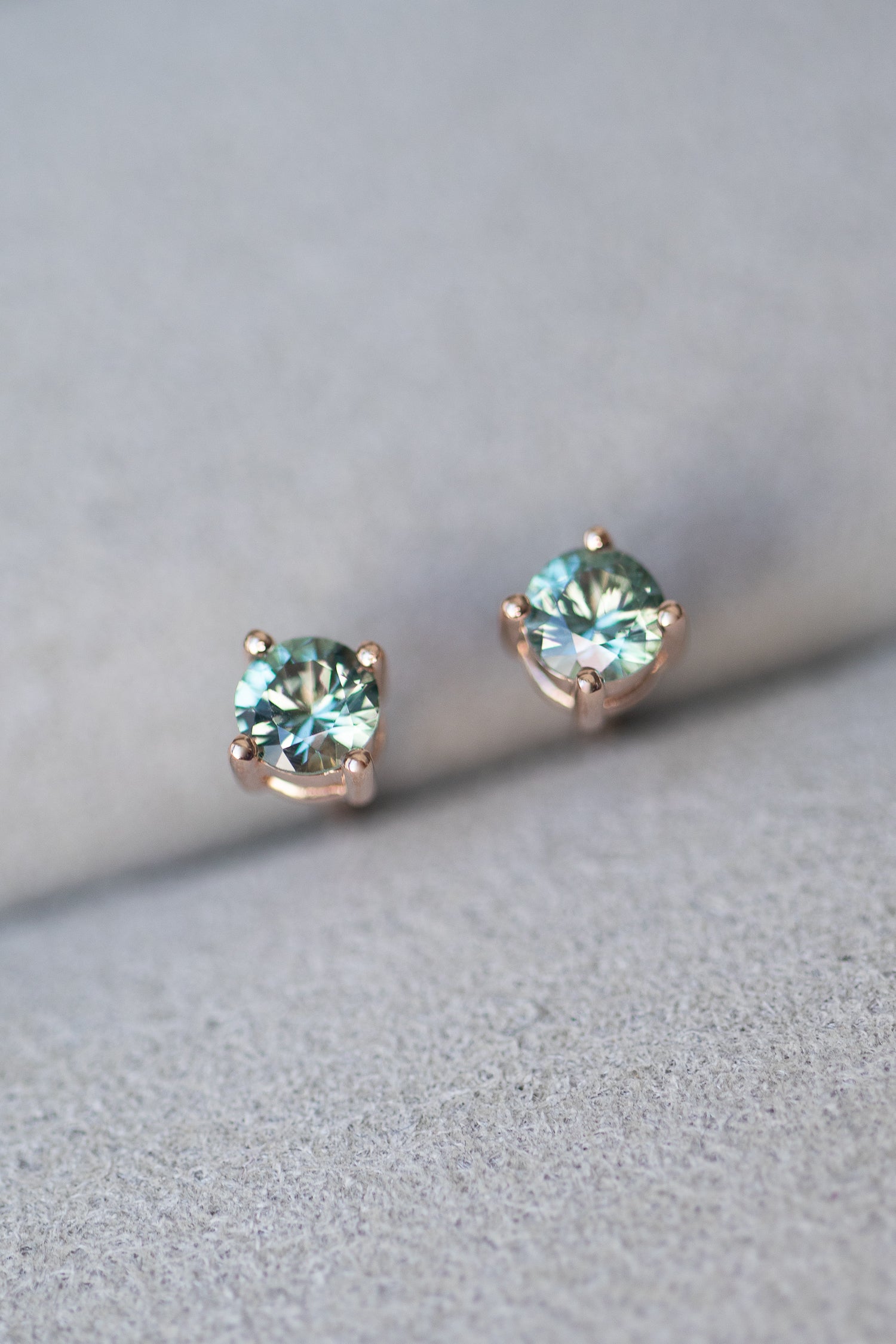 Rügen Sapphire 0.18+0.18ct 14/18K Gold Stud Earrings