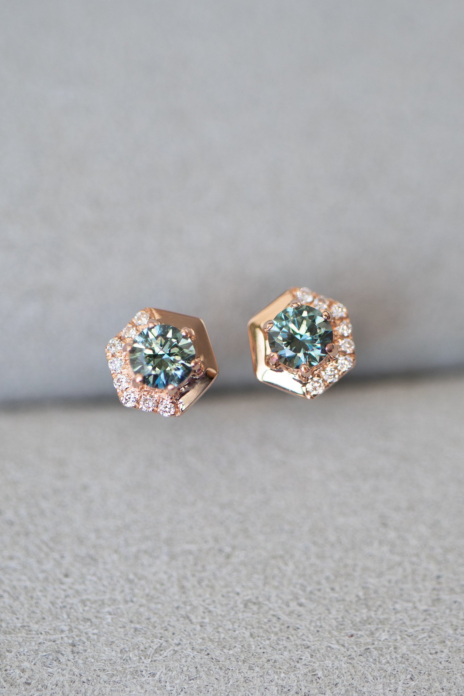 Platycérium Sapphire 0.15+0.15ct & diamonds 14/18K Gold Stud Earrings