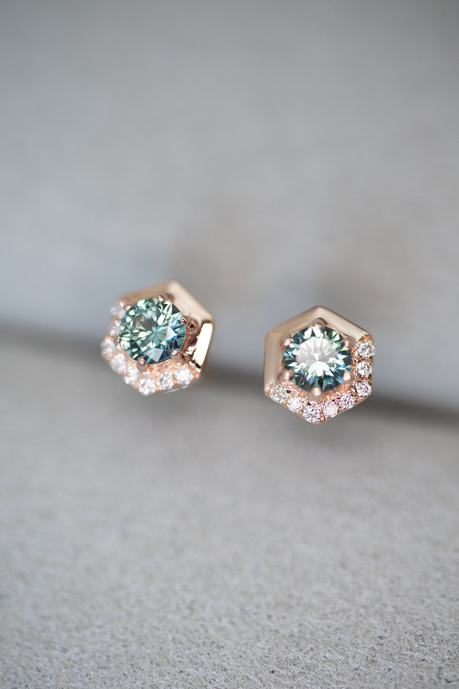 Platycérium Sapphire 0.15+0.15ct & diamonds 14/18K Gold Stud Earrings