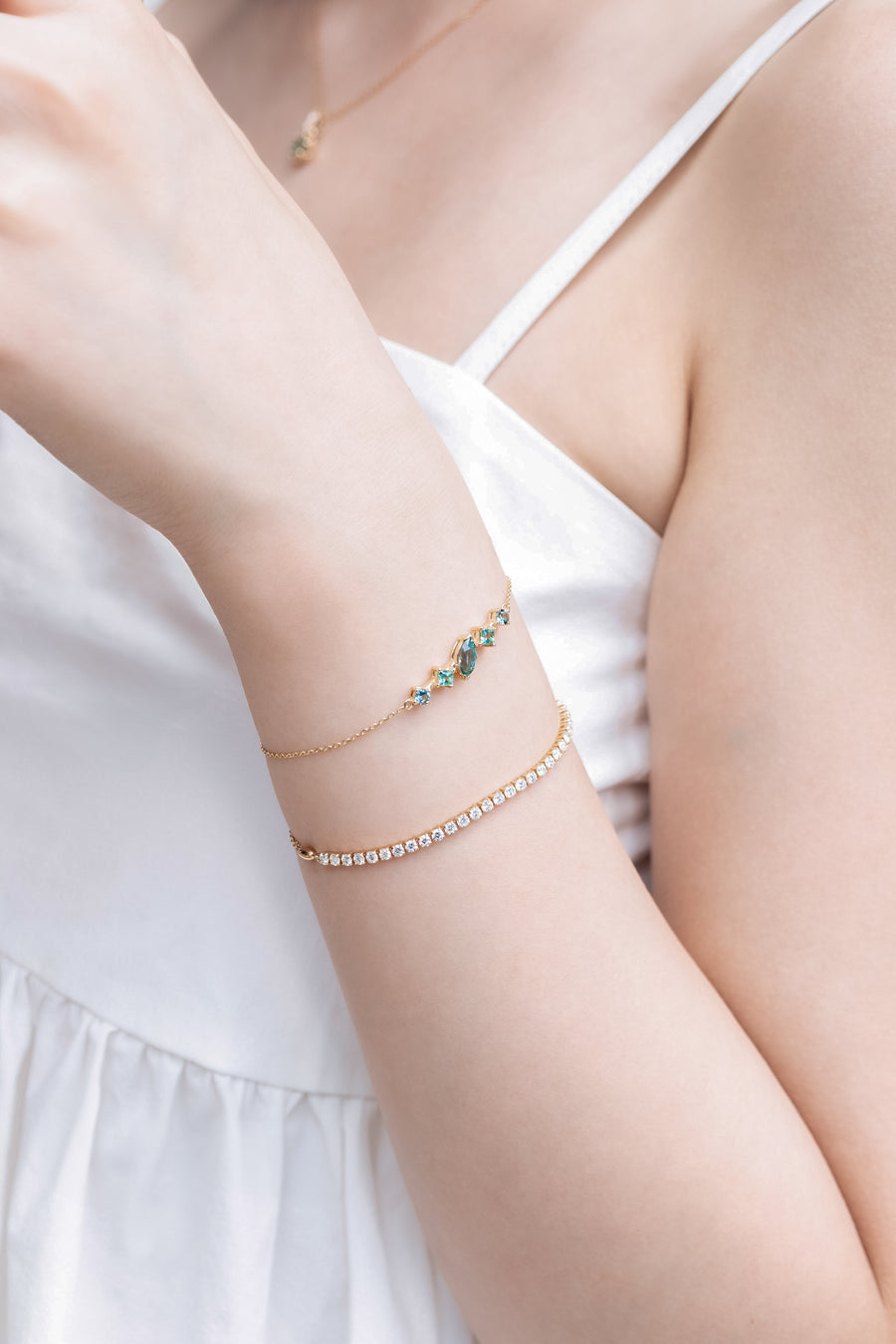 PREORDER - Green Fairy total 0.91ct Sapphire 18K Yellow Gold Bracelet (Center Stone with Certificate)