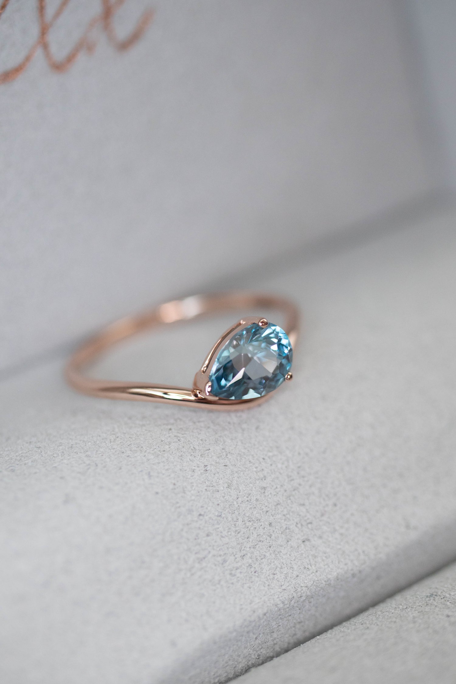 PREORDER - Petit voilier Swiss Blue Topaz ~0.85-0.95ct 14K/ 18K Gold Ring