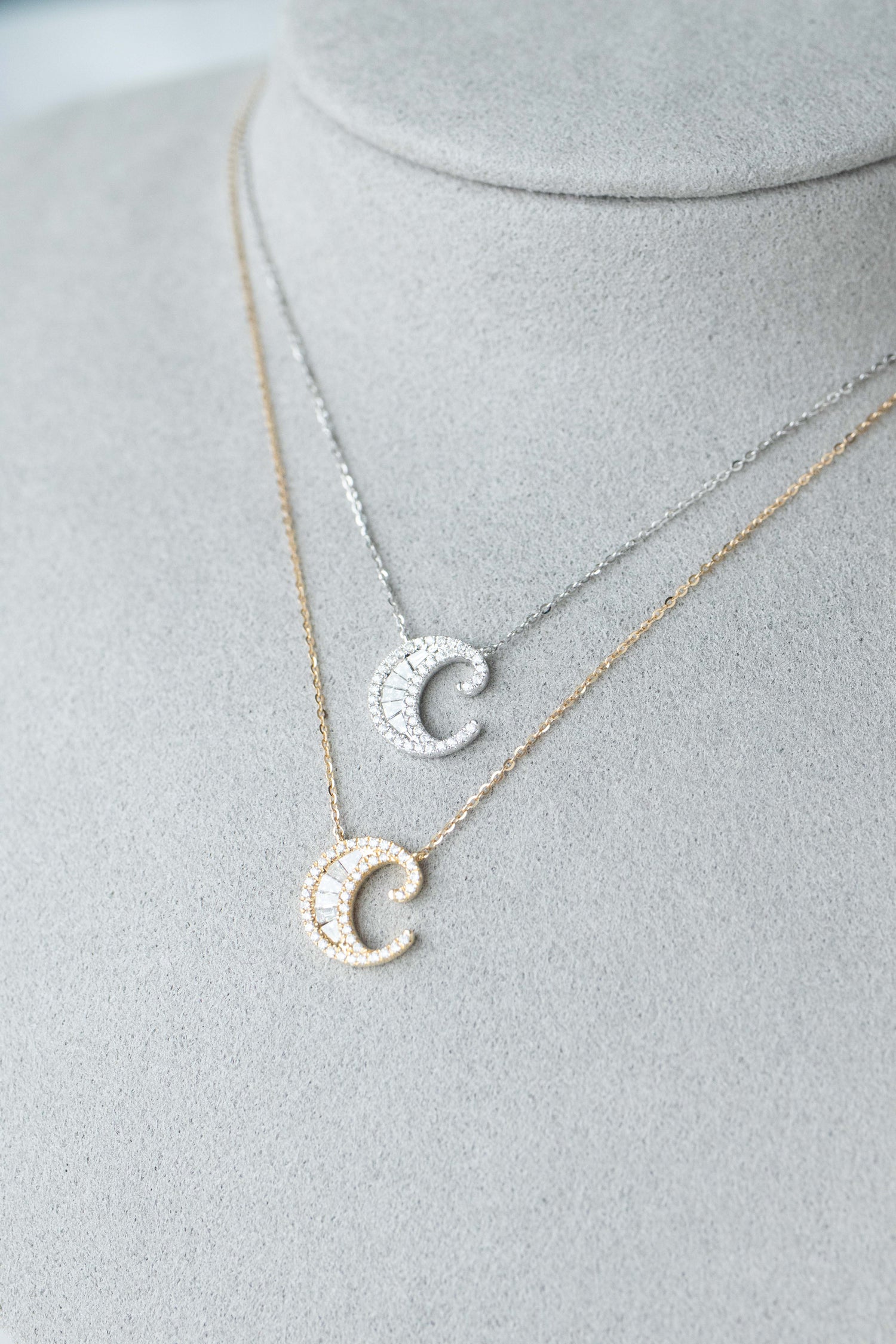 Stéréo A-Z initial 14/ 18K Gold Natural Diamond Necklace