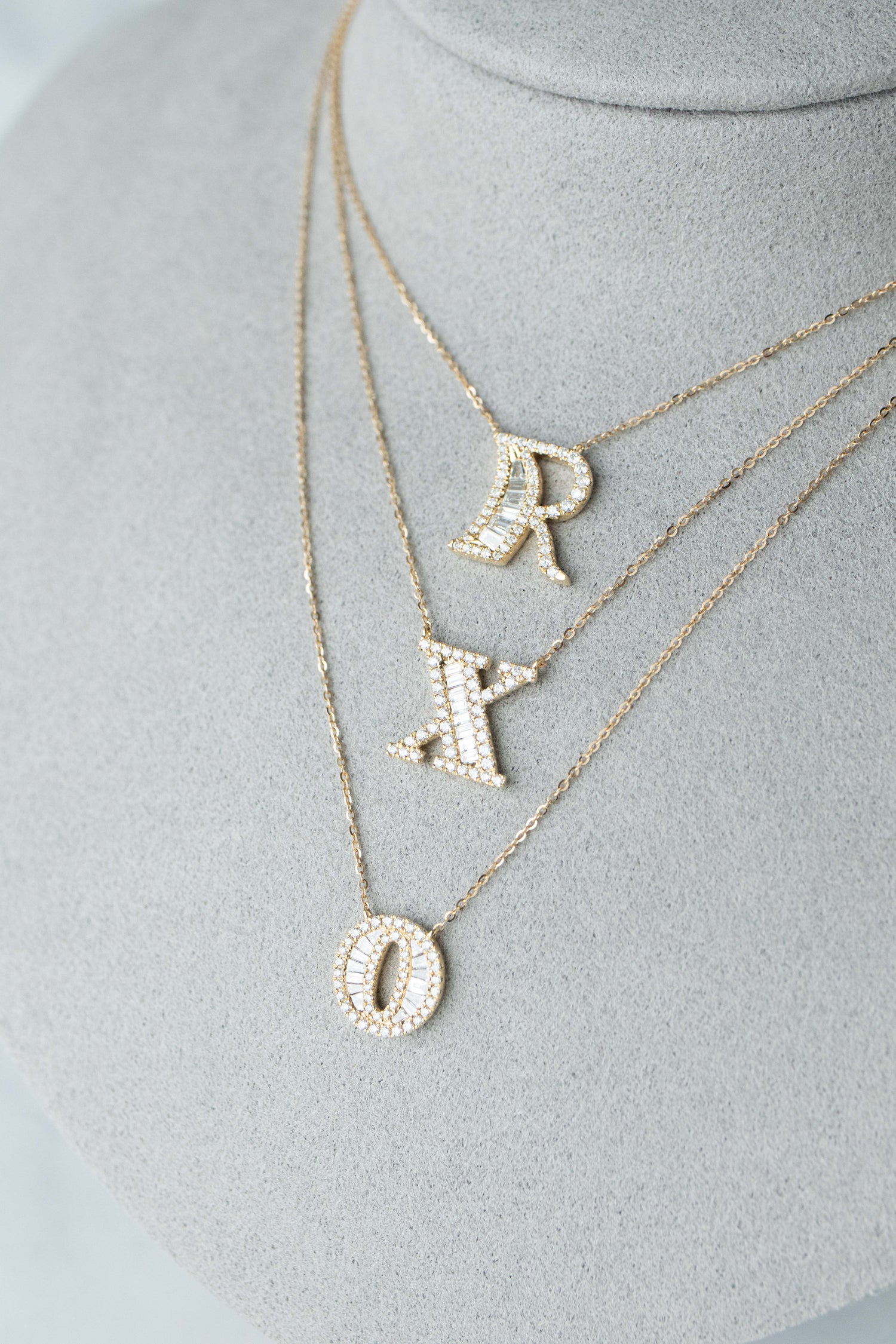 Stéréo A-Z initial 14/ 18K Gold Natural Diamond Necklace
