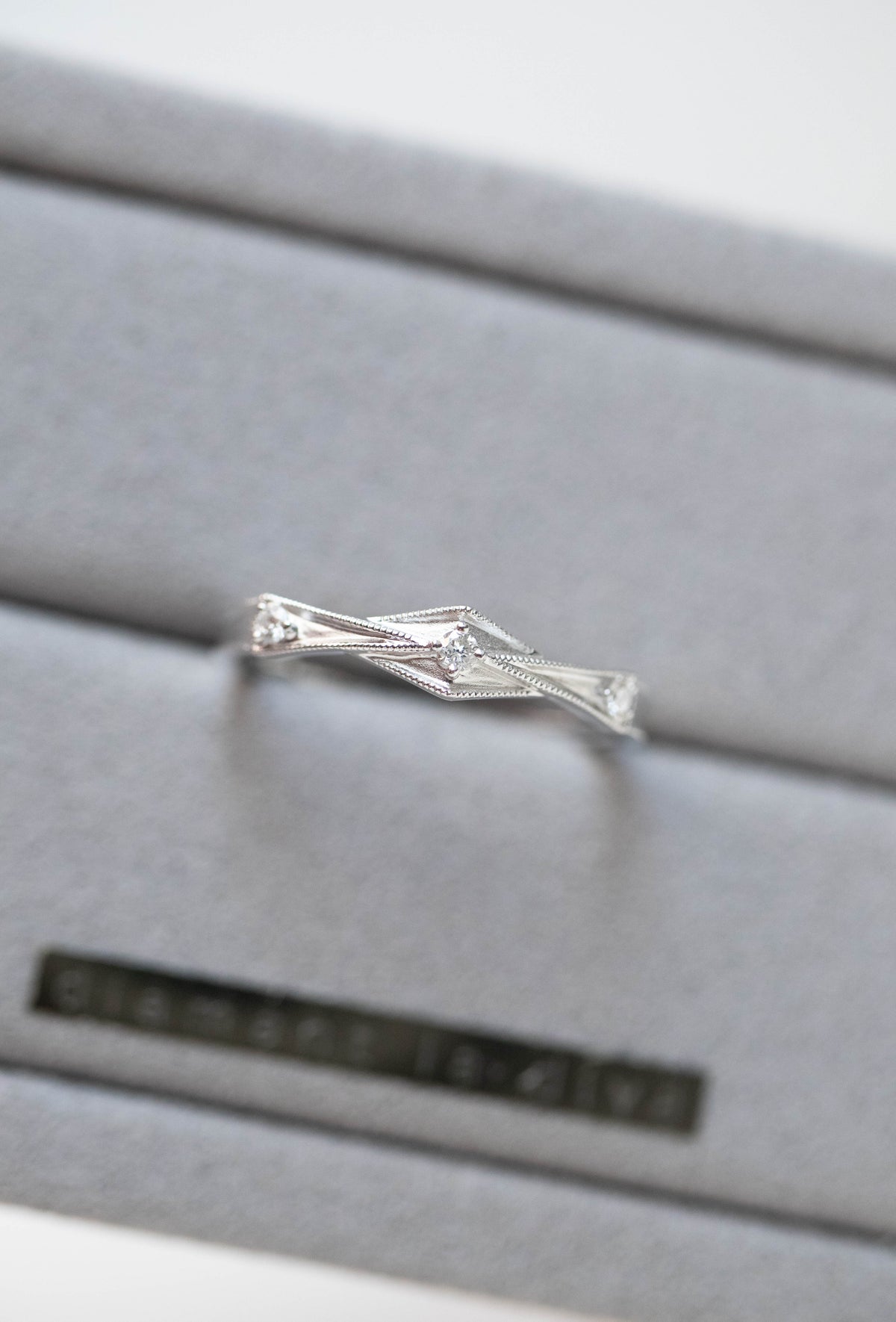 Trilogy Round diamond 14/ 18K Gold Ring