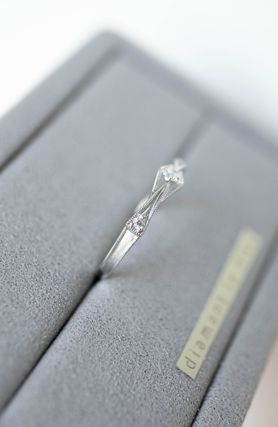 Trilogy Round diamond 18K Gold Ring