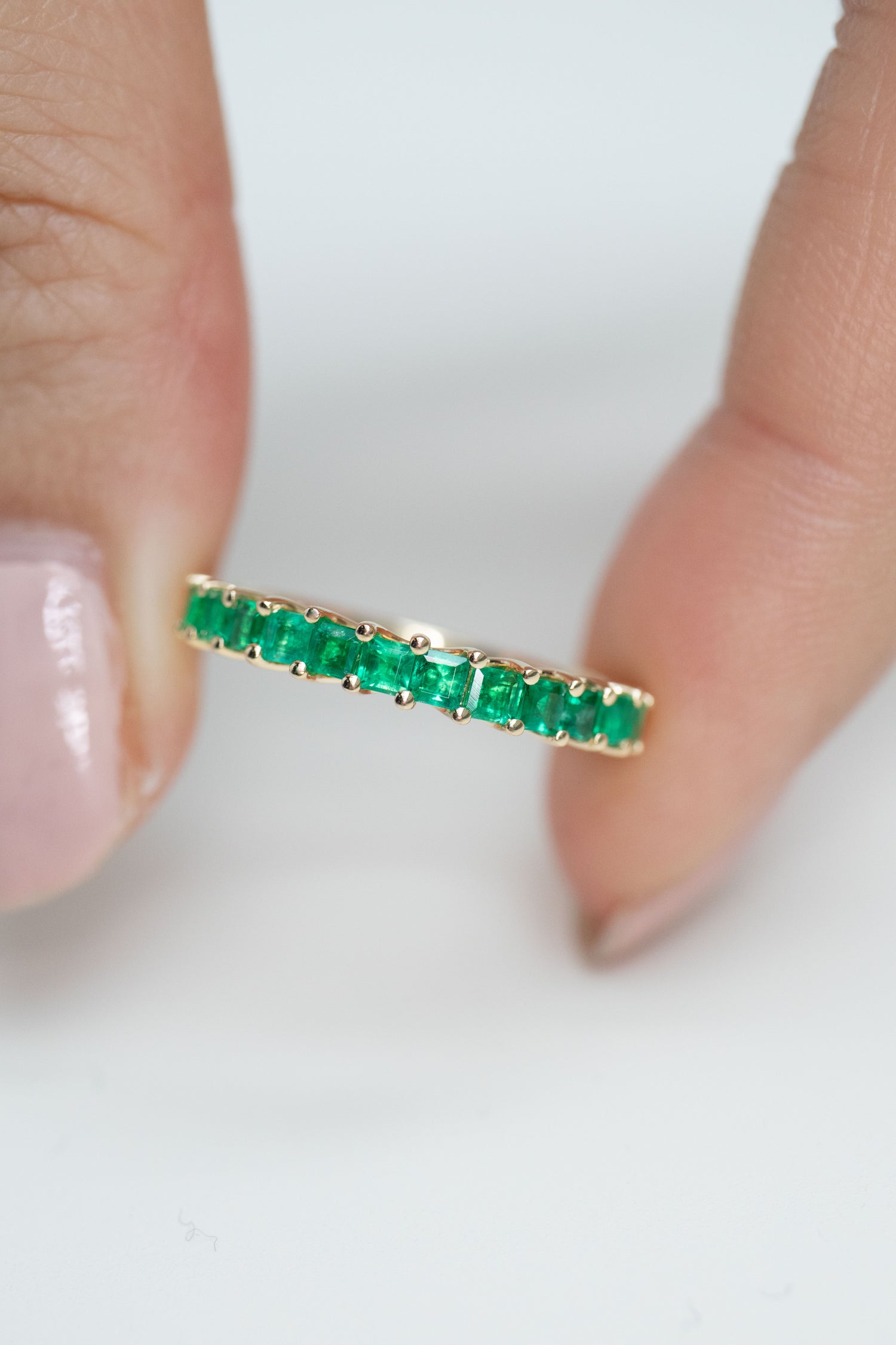 Total 0.70ct Verdure Emerald 18K Yellow Gold Half Eternity Ring