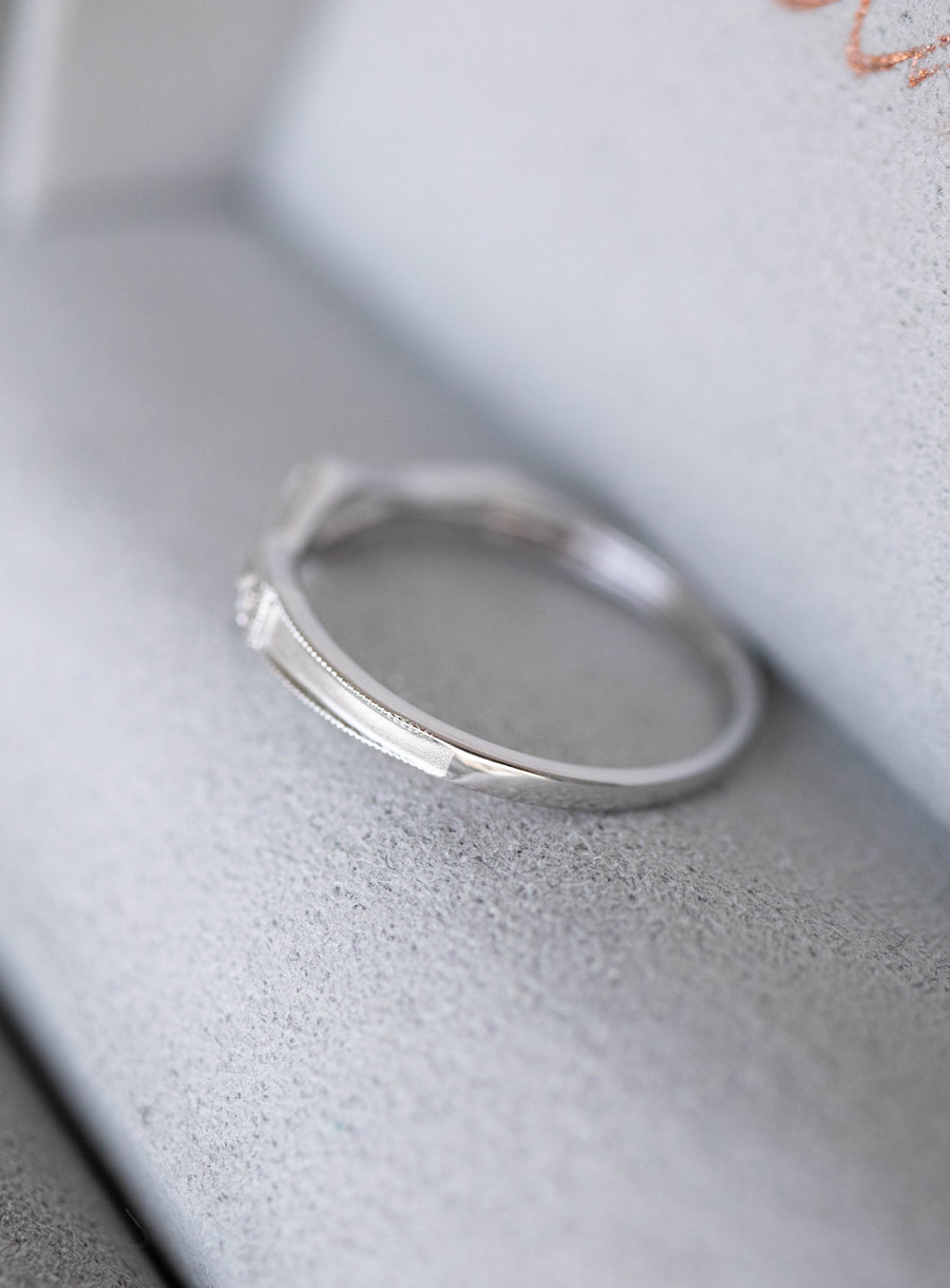 Trilogy Round diamond 18K Gold Ring
