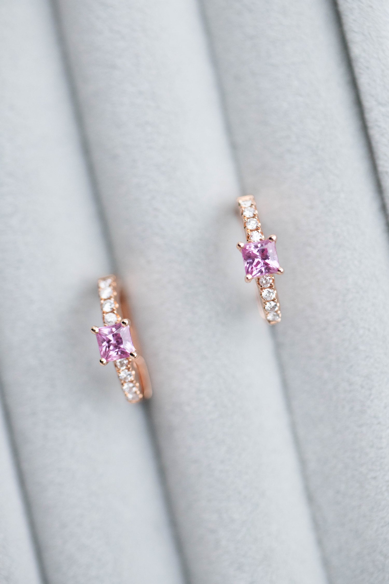 Belle en rose Sapphire Hoop 14/ 18K Gold Hoop Earrings