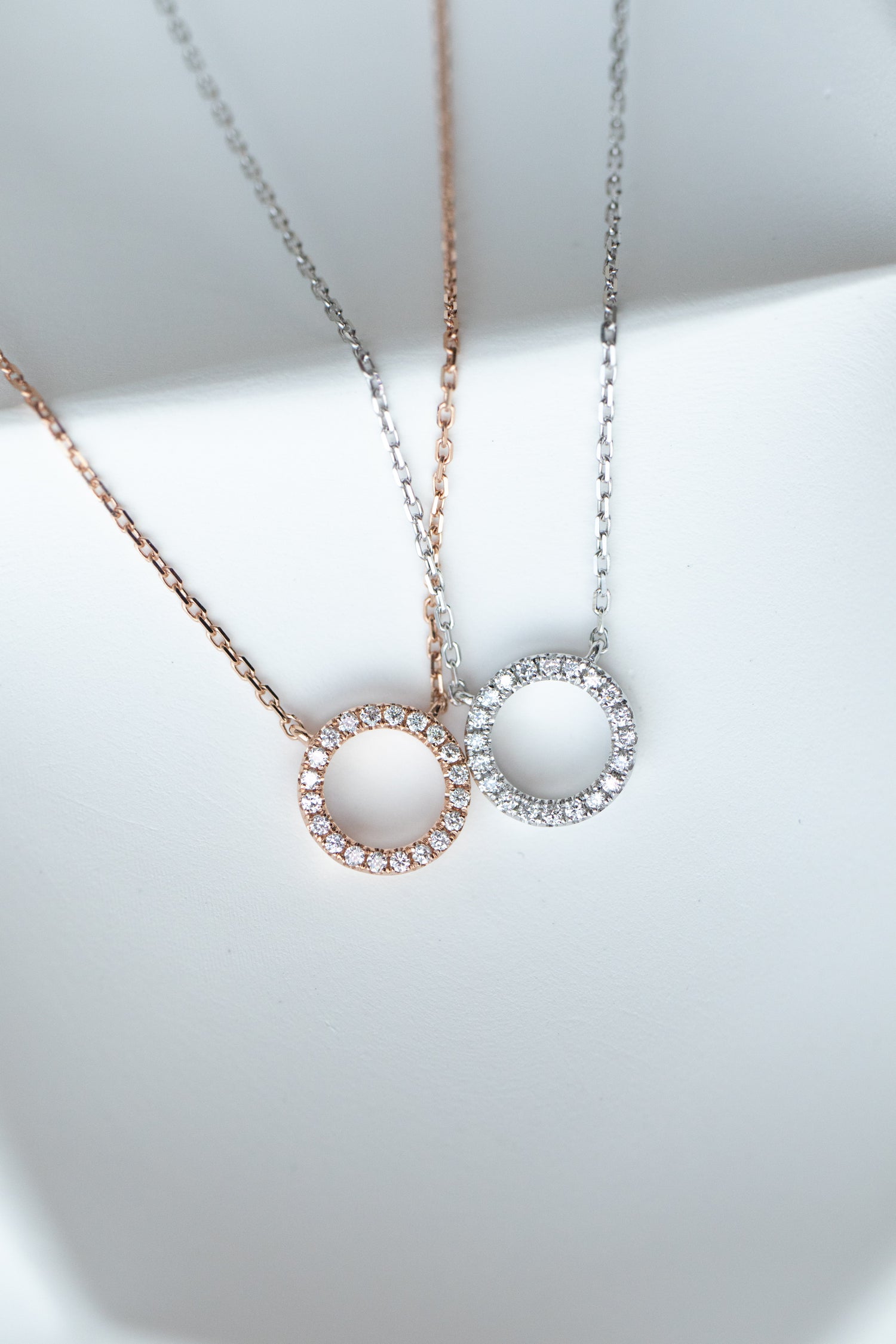 Diamant Tiny O Top Quality Diamond 14/18K Gold Necklace