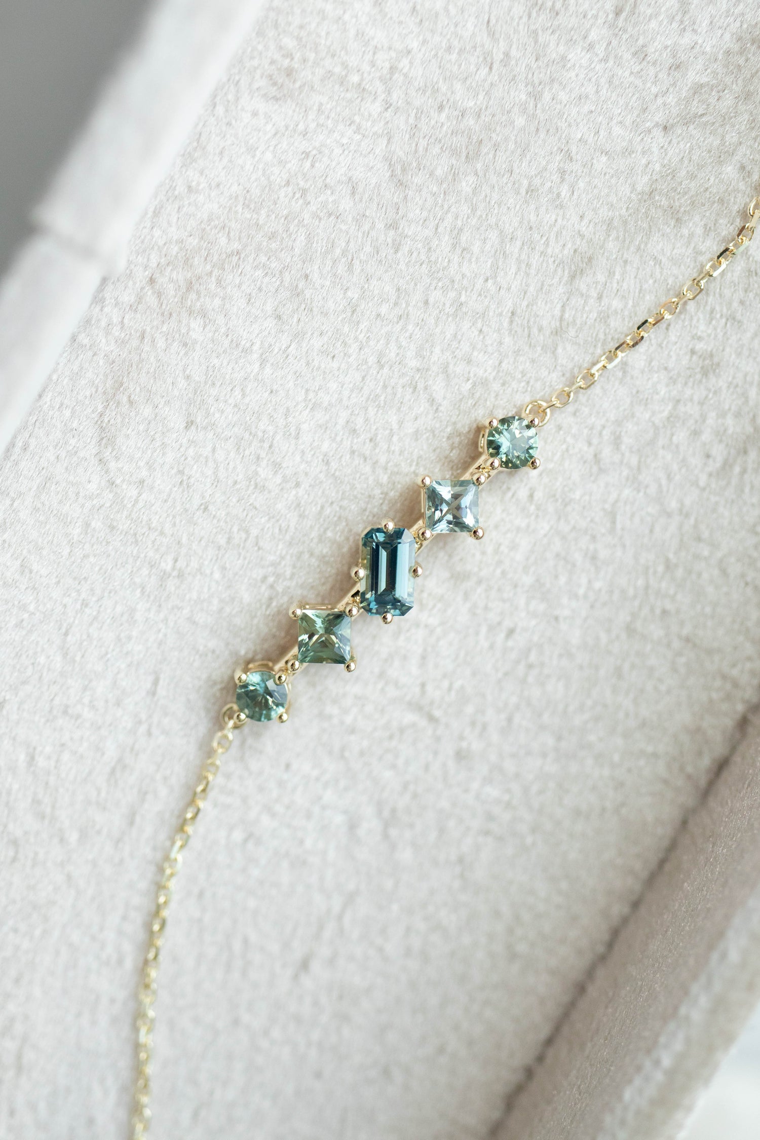 Papakolea Sapphire total 1.05ct 18K Yellow Gold Bracelet