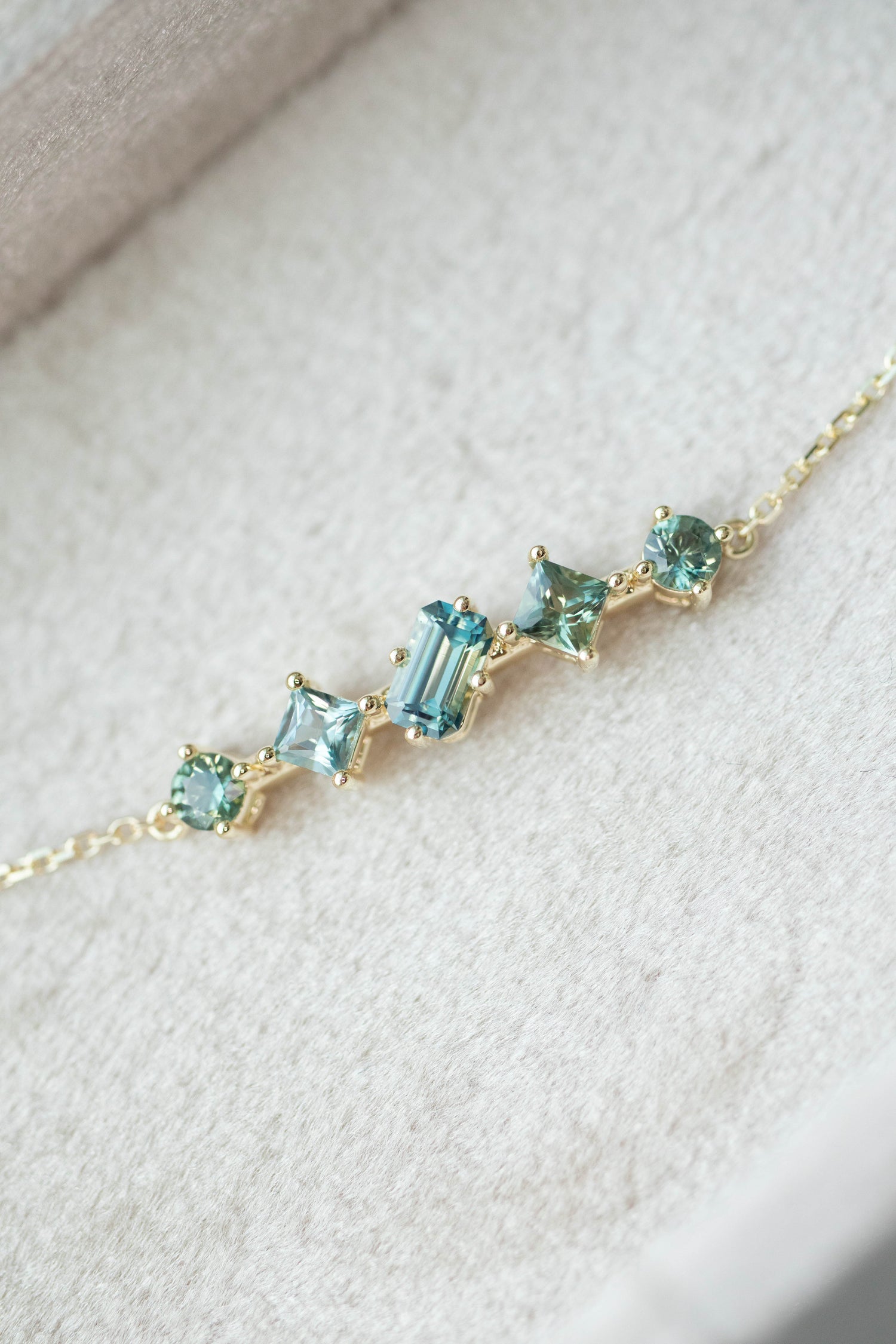 Papakolea Sapphire total 1.05ct 18K Yellow Gold Bracelet