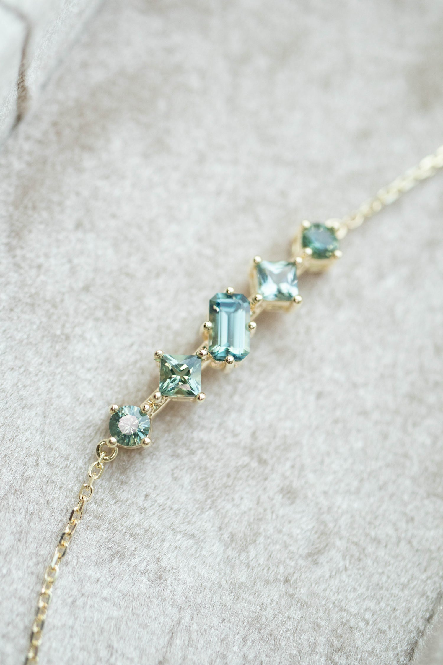 Papakolea Sapphire total 1.05ct 18K Yellow Gold Bracelet