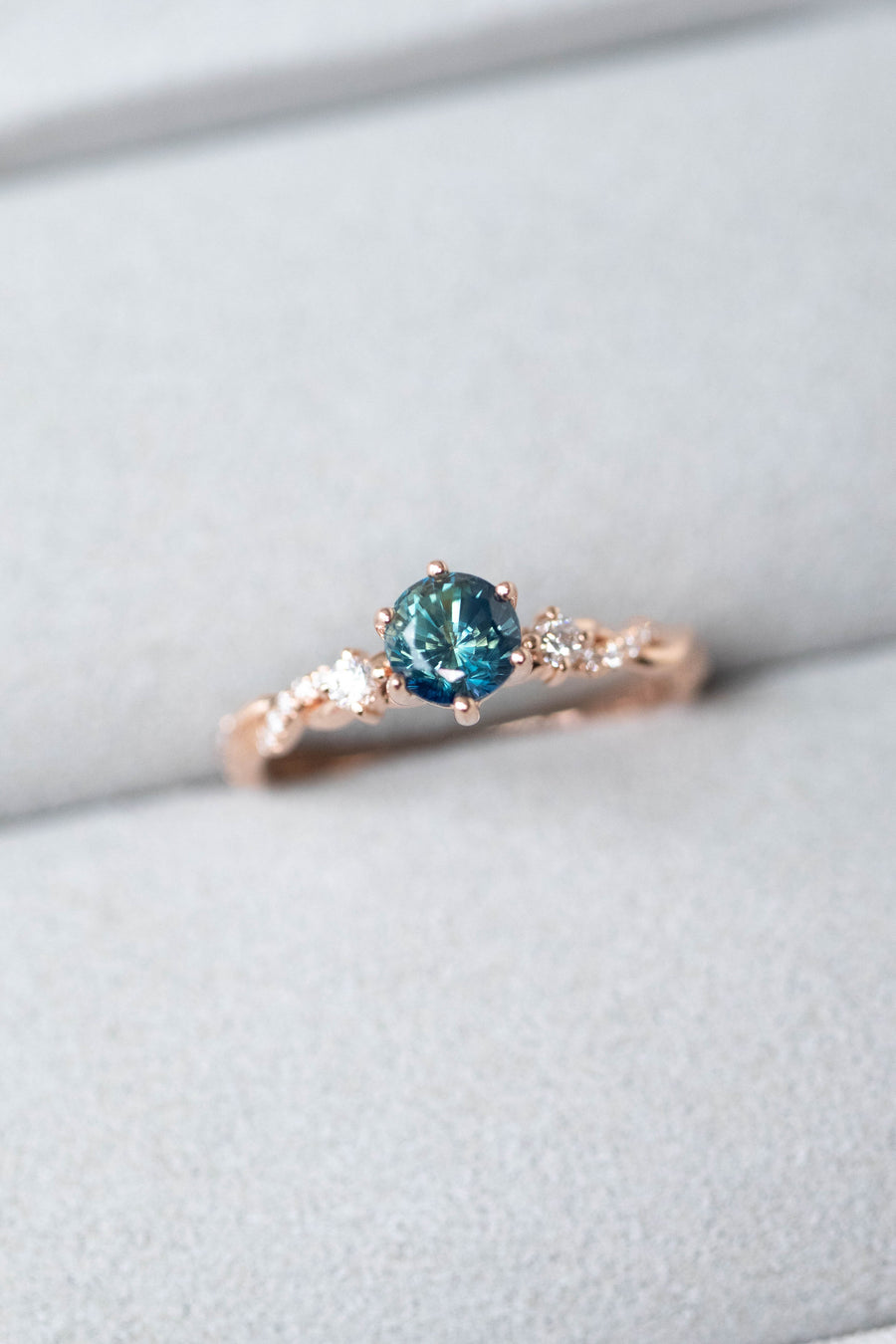 Ciel de Palerme Teal Sapphire 0.70ct (with Certificate) & diamonds 18K Rose Gold Engagement Ring