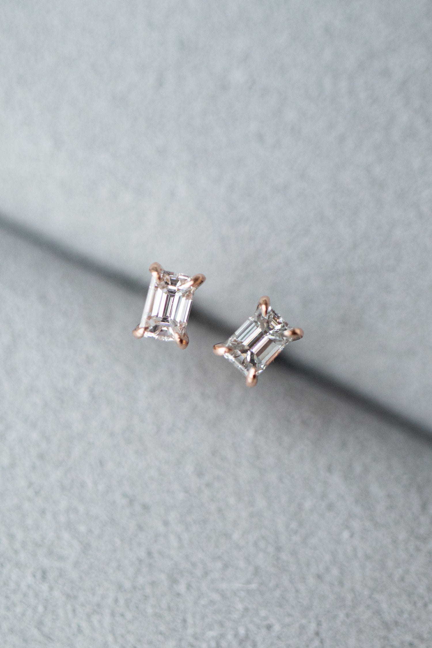 Émeraude Diamond 0.15+0.15ct 18K Gold Stud Earrings