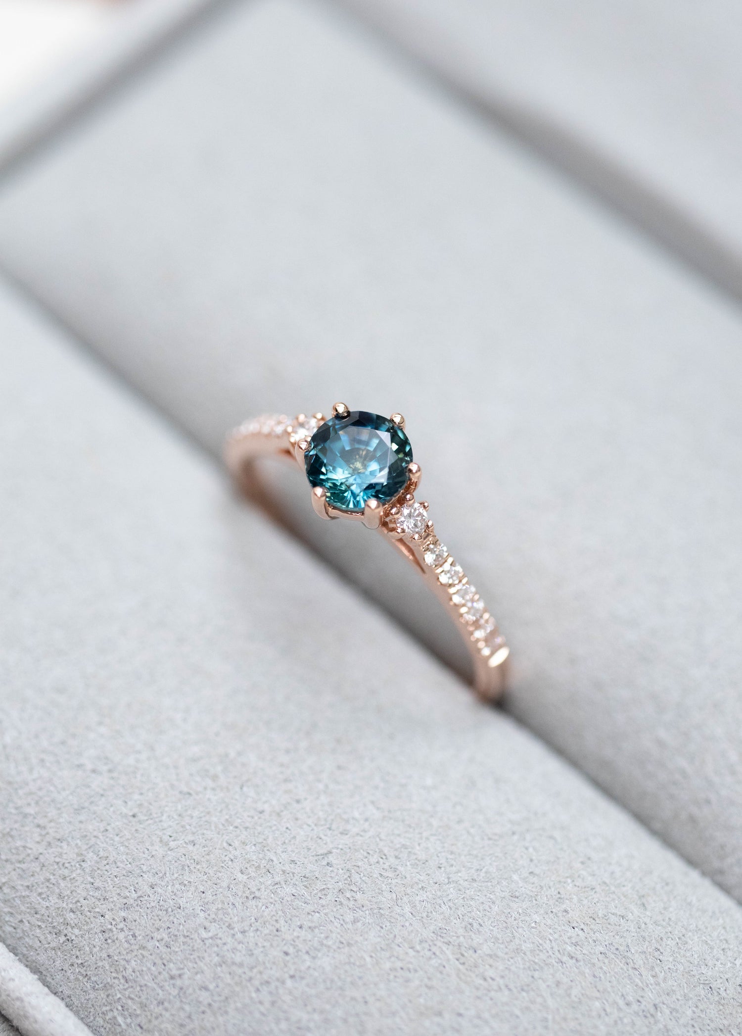 PREORDER - Origine Teal Sapphire ~0.70ct (with Certificate) & diamonds 18K Gold Engagement Ring