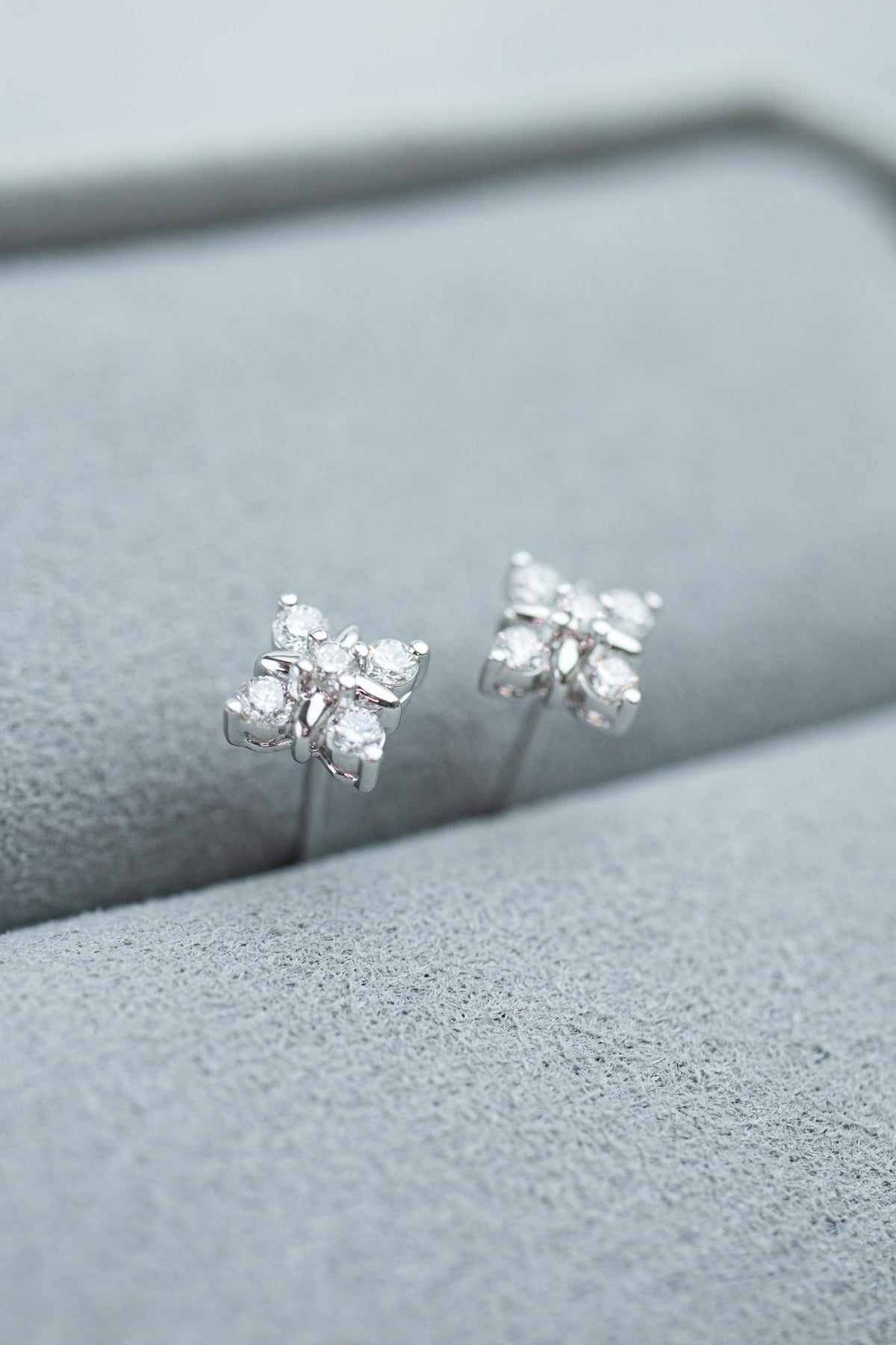 PREORDER - XOXO Top Quality Diamonds 0.12+0.12ct 18K Gold Stud Earrings