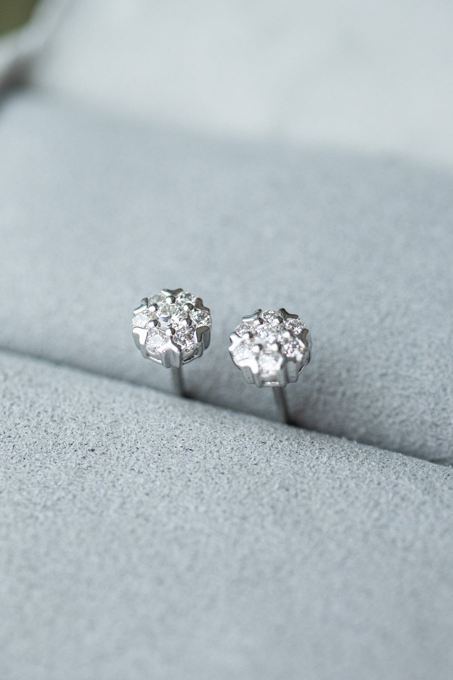 Six in One Top Quality Diamond 0.15+0.15ct 18K Gold Stud Earrings