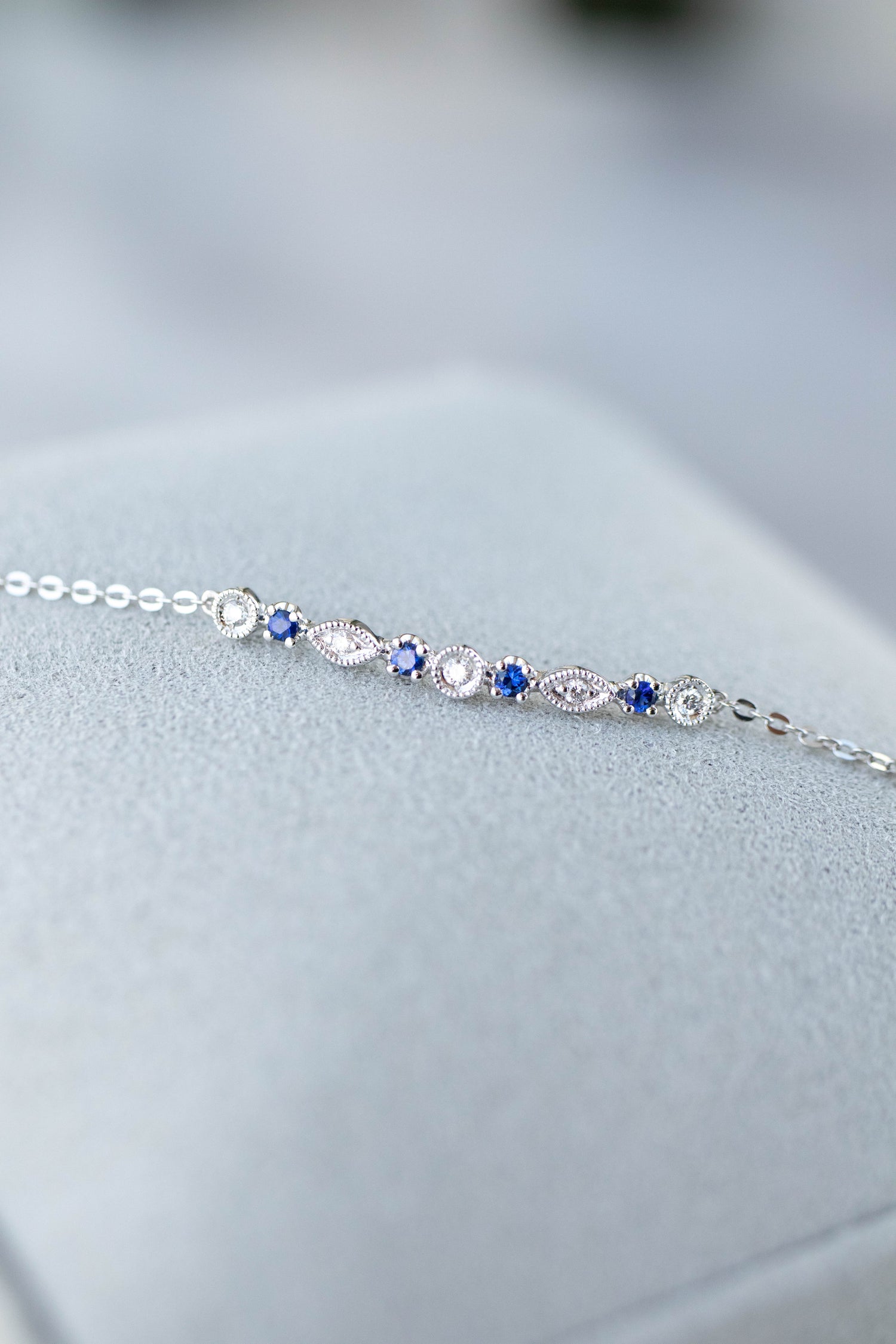 Marquise and round-Shaped Sapphire & Diamonds 18K Gold Bracelet