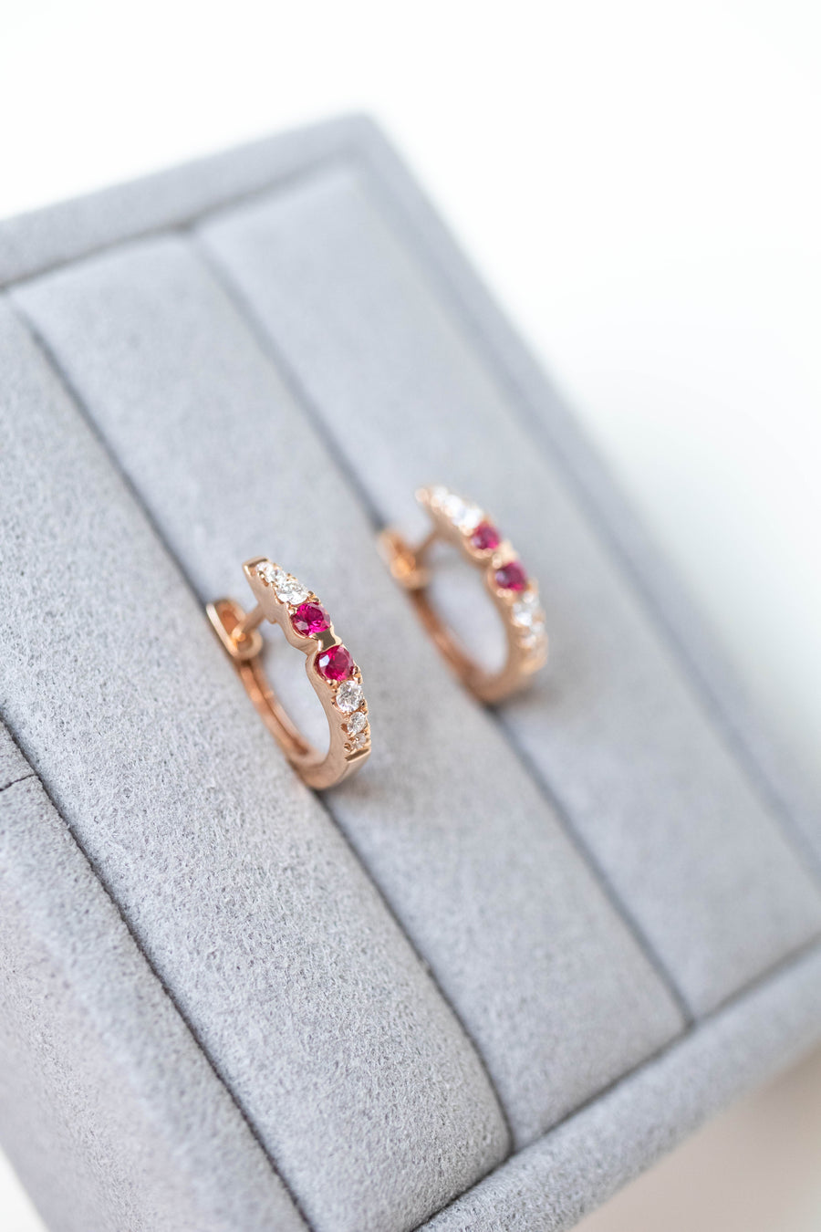 Point de feu Ruby & Diamond 18K Gold Hoop Earrings