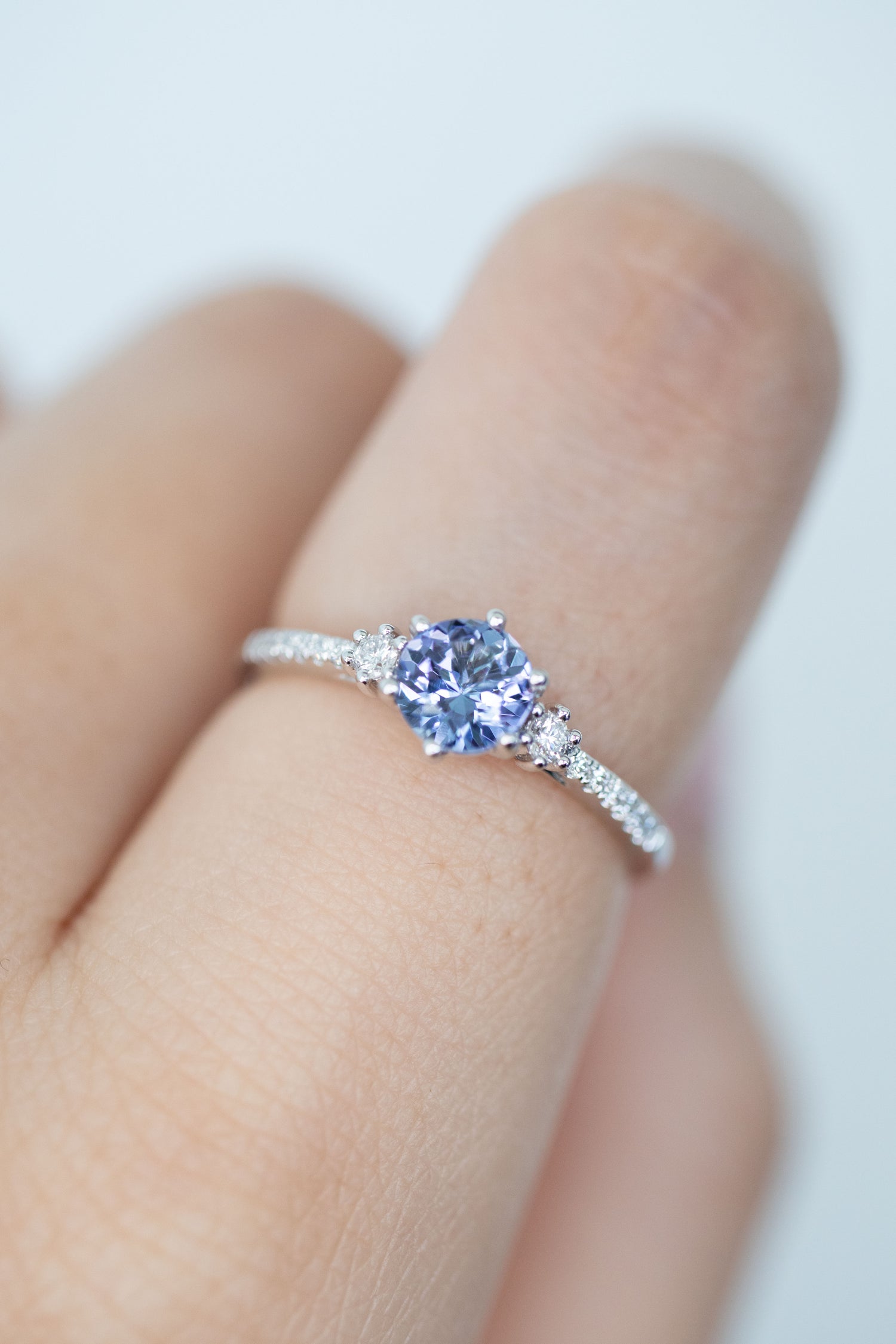 Glycine Tanzanite 0.48ct & diamonds 18K White Gold Half Eternity Ring