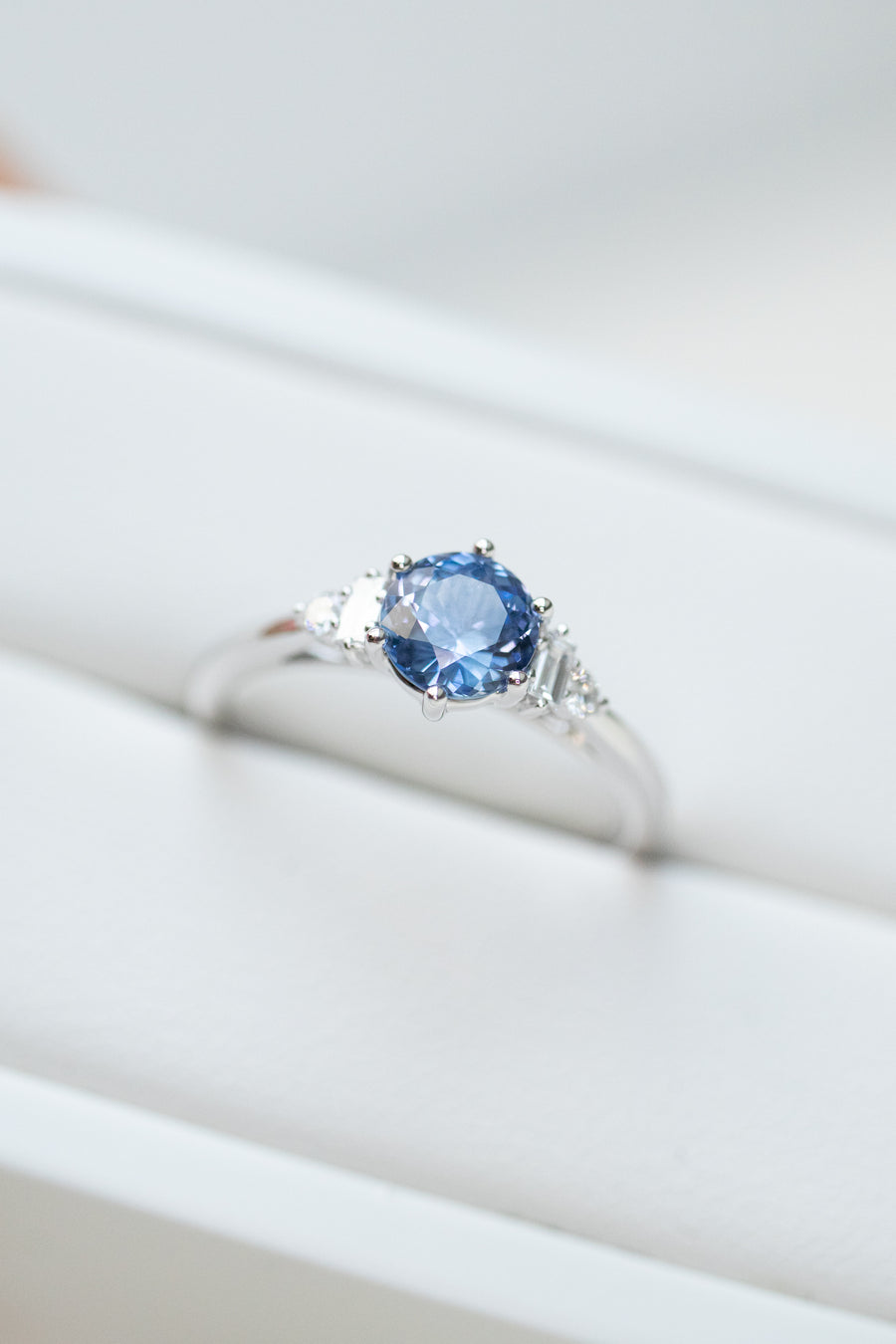 0.76ct Lavender Blue Sapphire (Unheated with cert) & Total 0.10ct Diamonds 18K White Gold Ring