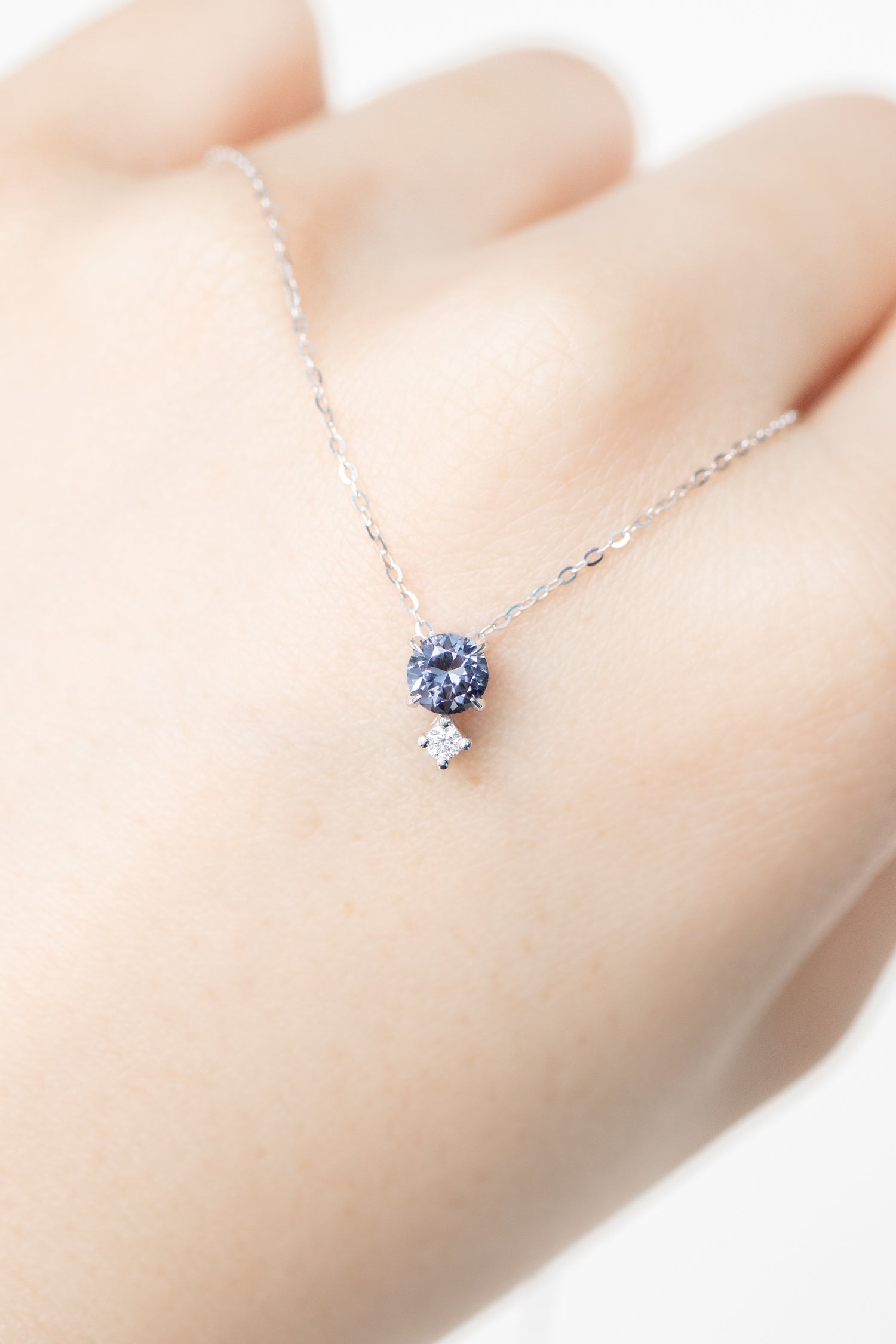 PREORDER - Lumière des étoiles ~0.35-0.40ct Spinel & diamond 18K Gold Necklace