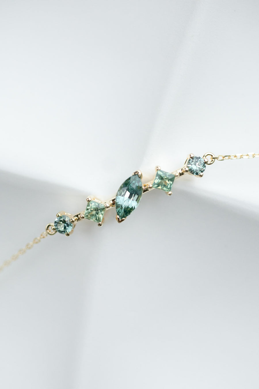 PREORDER - Green Fairy total 0.91ct Sapphire 18K Yellow Gold Bracelet (Center Stone with Certificate)