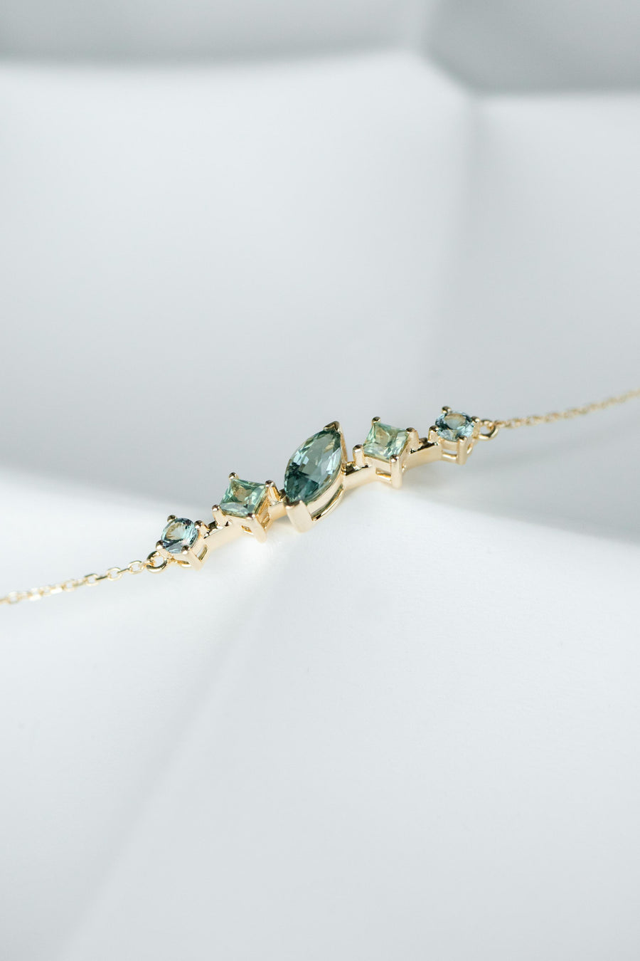 PREORDER - Green Fairy total 0.91ct Sapphire 18K Yellow Gold Bracelet (Center Stone with Certificate)