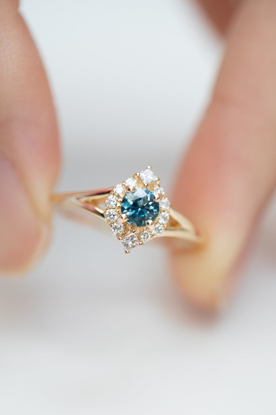 ~0.25ct Round Teal Sapphire & Total 0.16ct Diamonds 14K Yellow Gold Ring