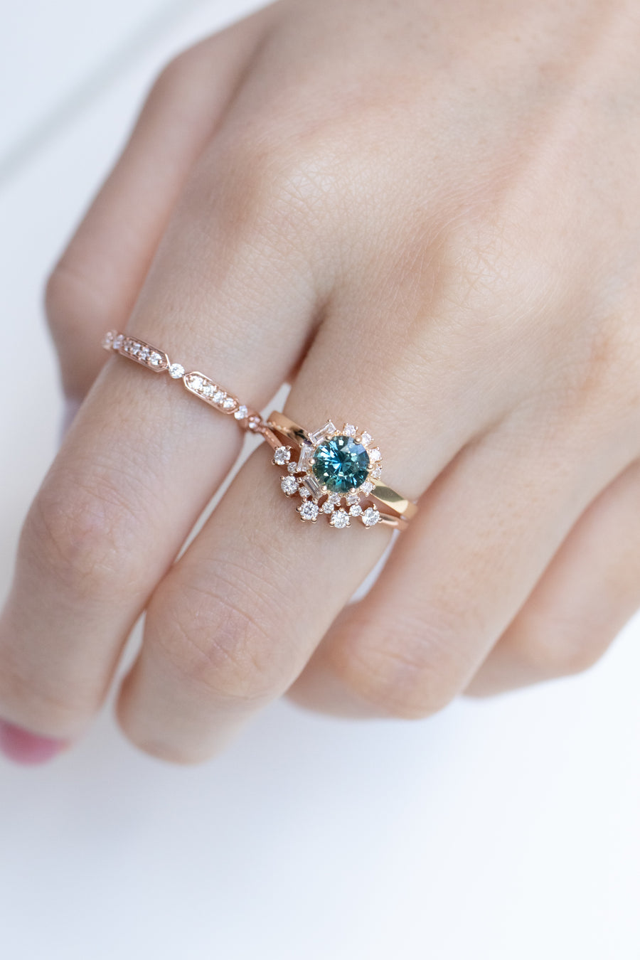 1.04ct Les plages de Myrtos Teal Sapphire (Unheated with Certificate) & diamond 18K Yellow Gold Ring